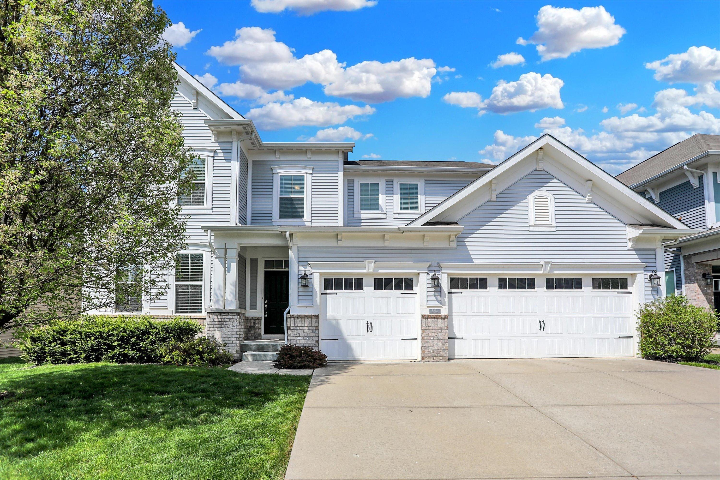 Photo one of 7818 Gray Eagle Dr Zionsville IN 46077 | MLS 21963490