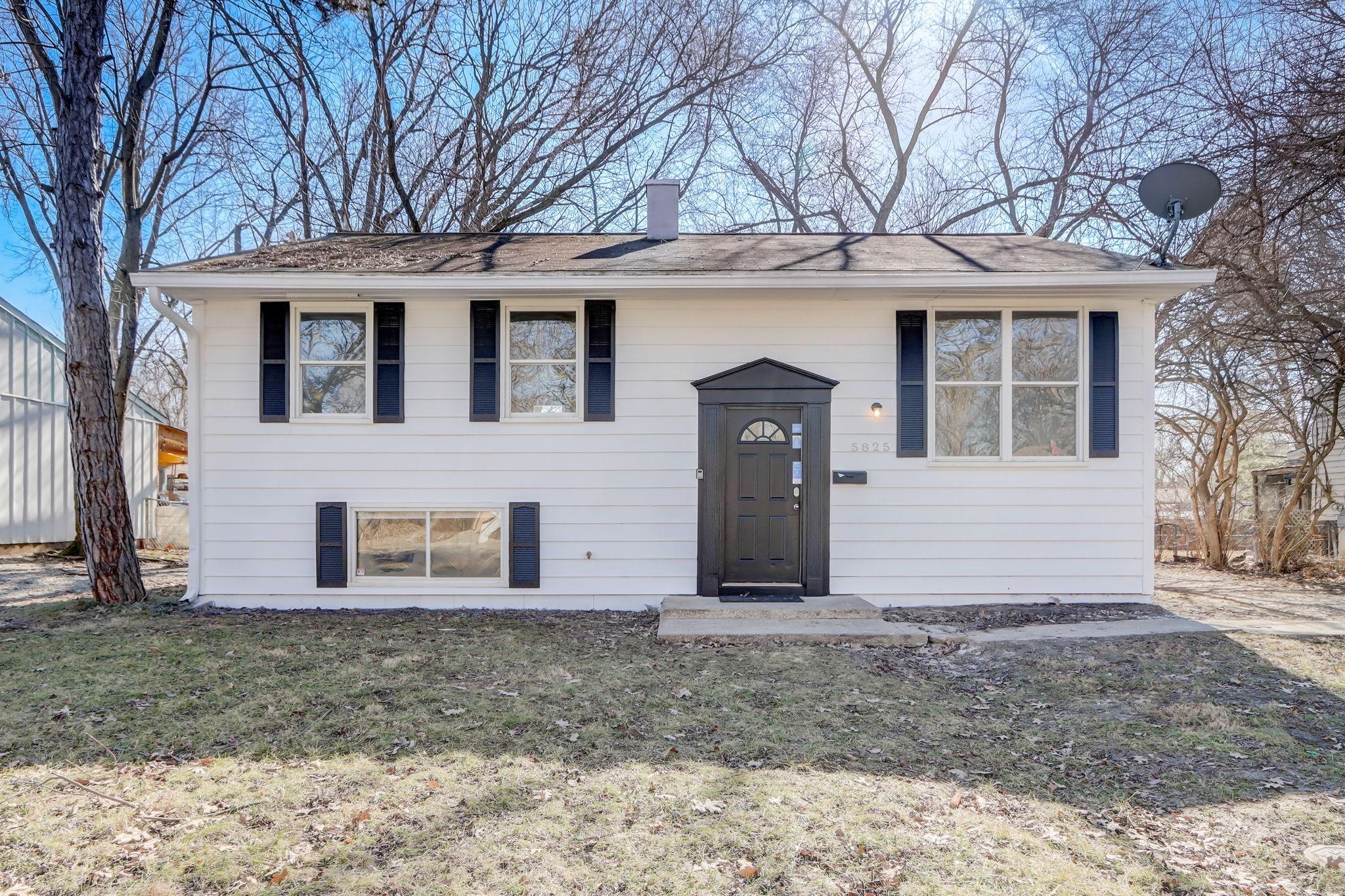 Photo one of 5825 Suburban Dr Indianapolis IN 46224 | MLS 21964269