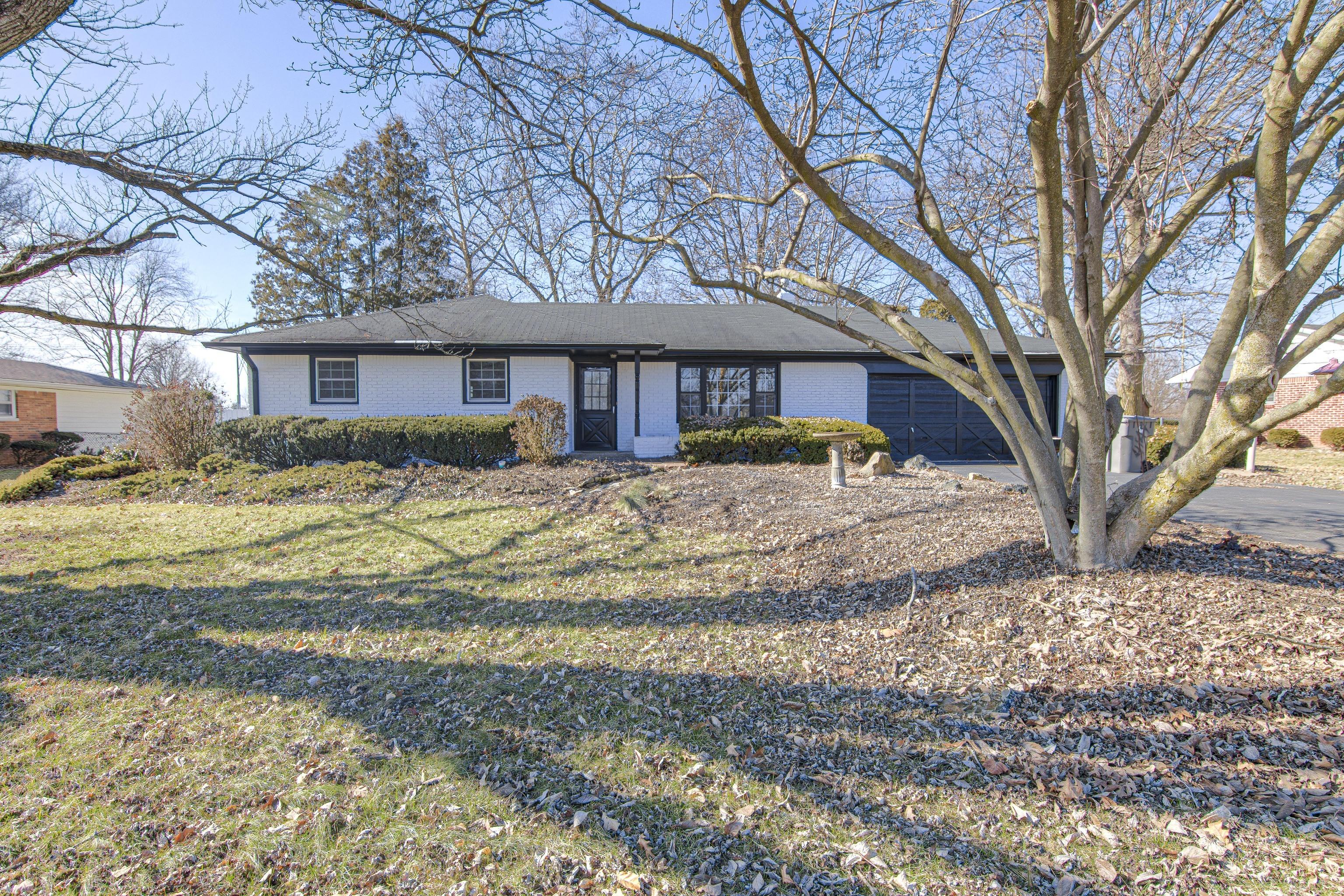 Photo one of 4144 Five Points Rd Indianapolis IN 46239 | MLS 21964314