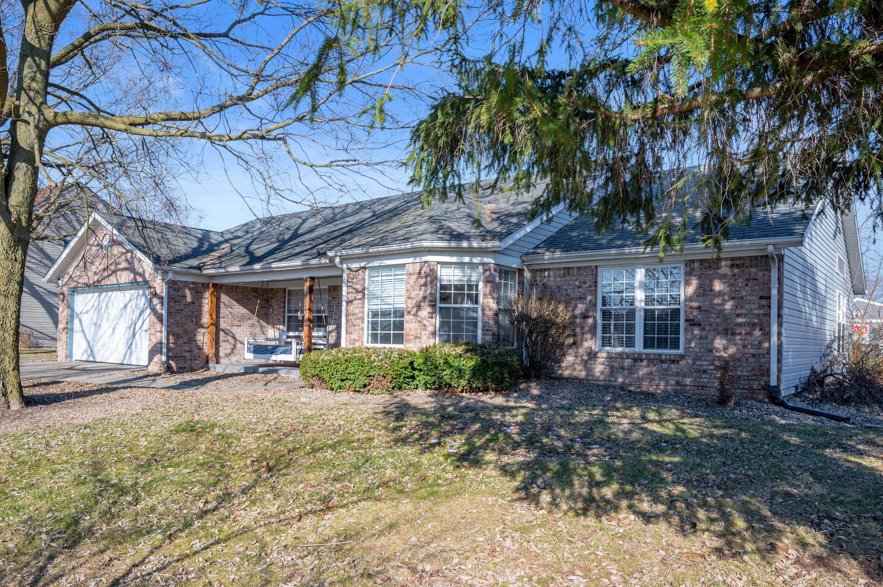 Photo one of 309 Independence Rd Greenfield IN 46140 | MLS 21964601