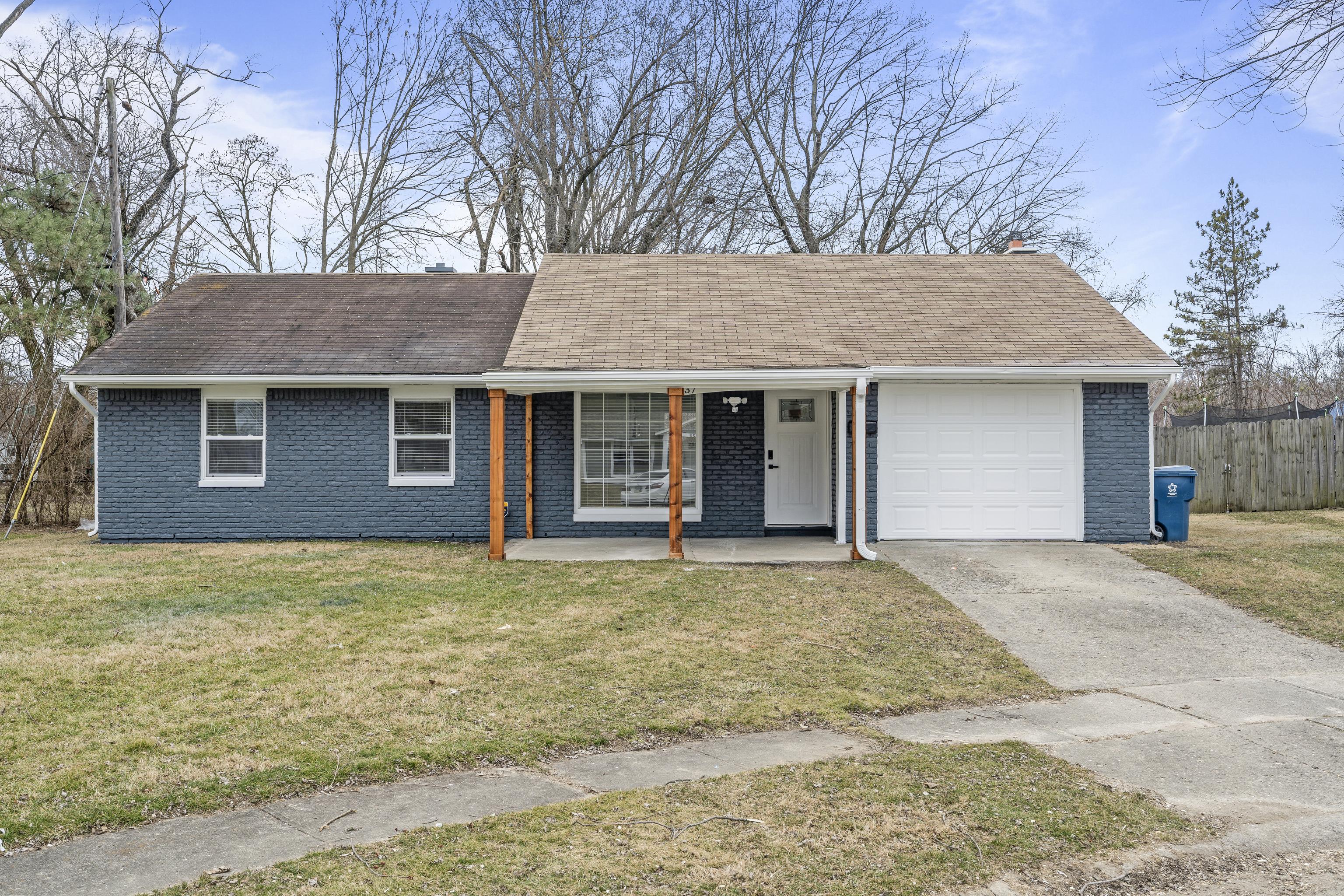 Photo one of 8337 Aspen Ct Indianapolis IN 46226 | MLS 21965046