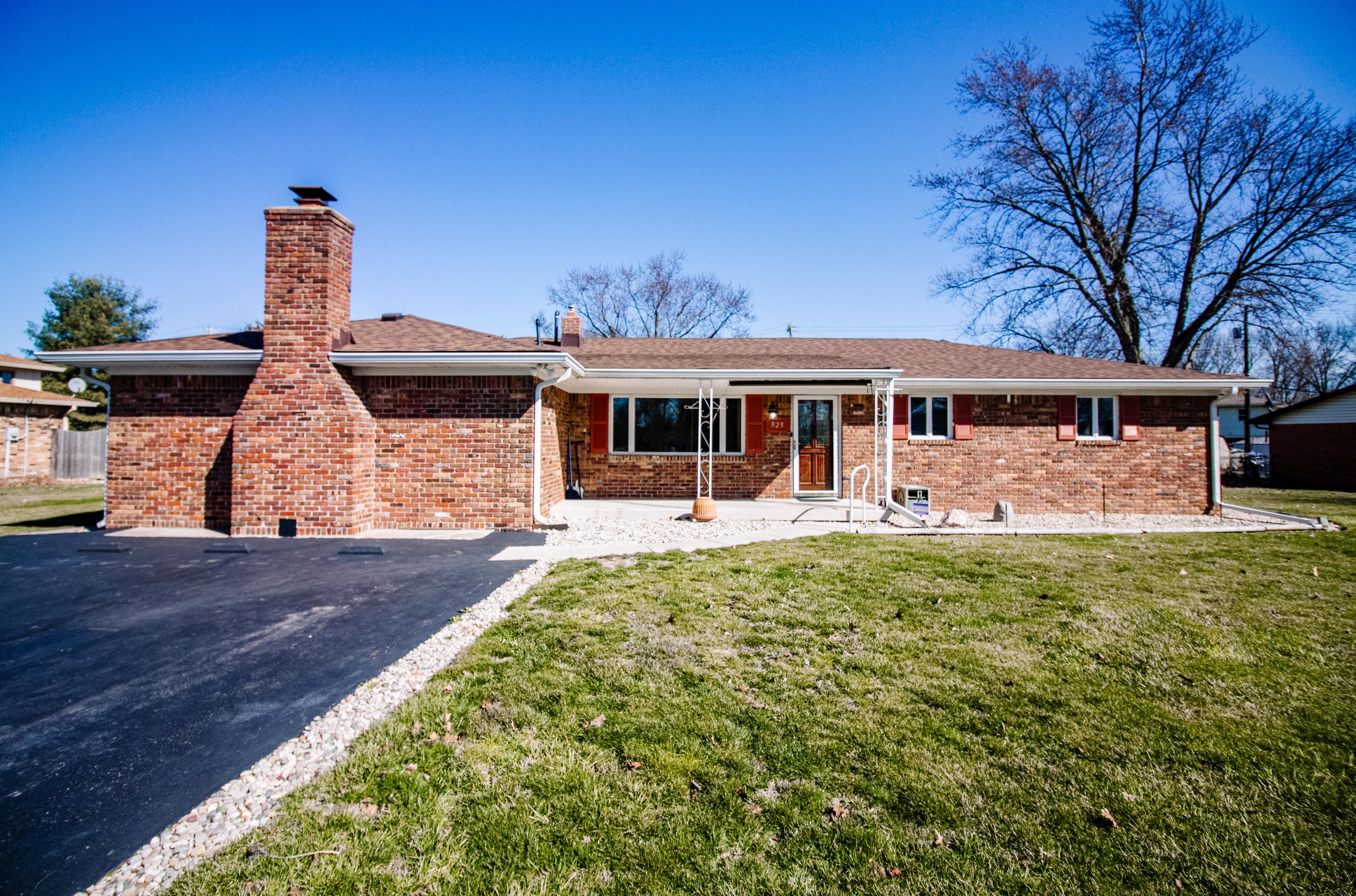 Photo one of 925 Wallbridge Dr Indianapolis IN 46241 | MLS 21966314
