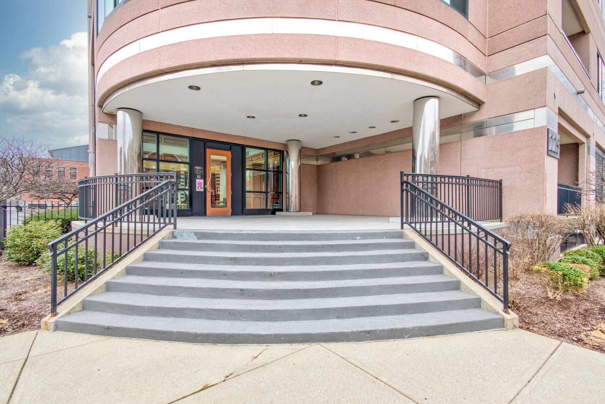 Photo one of 225 N New Jersey St # 41 Indianapolis IN 46204 | MLS 21966773