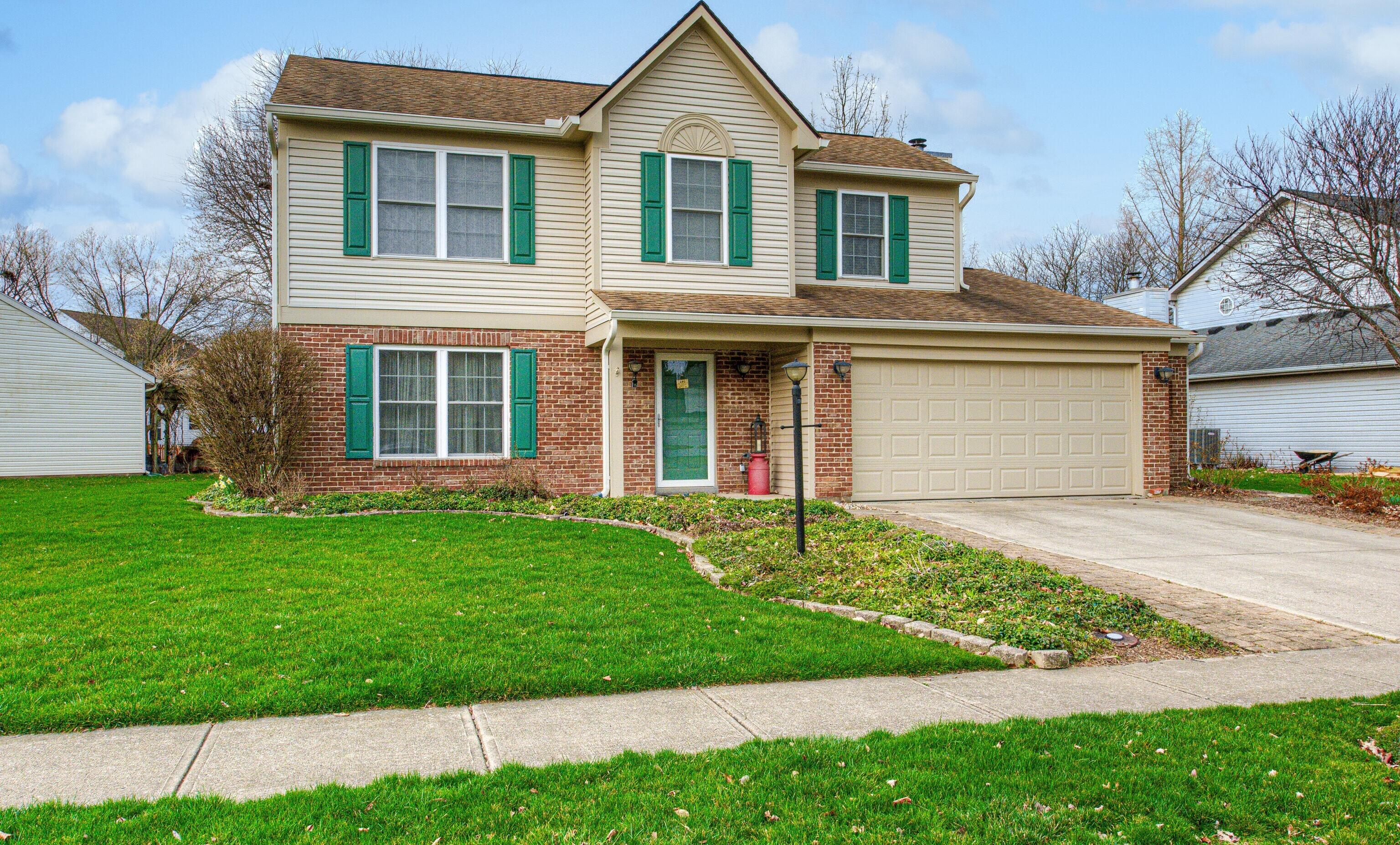 Photo one of 600 Country Walk Dr Brownsburg IN 46112 | MLS 21968810