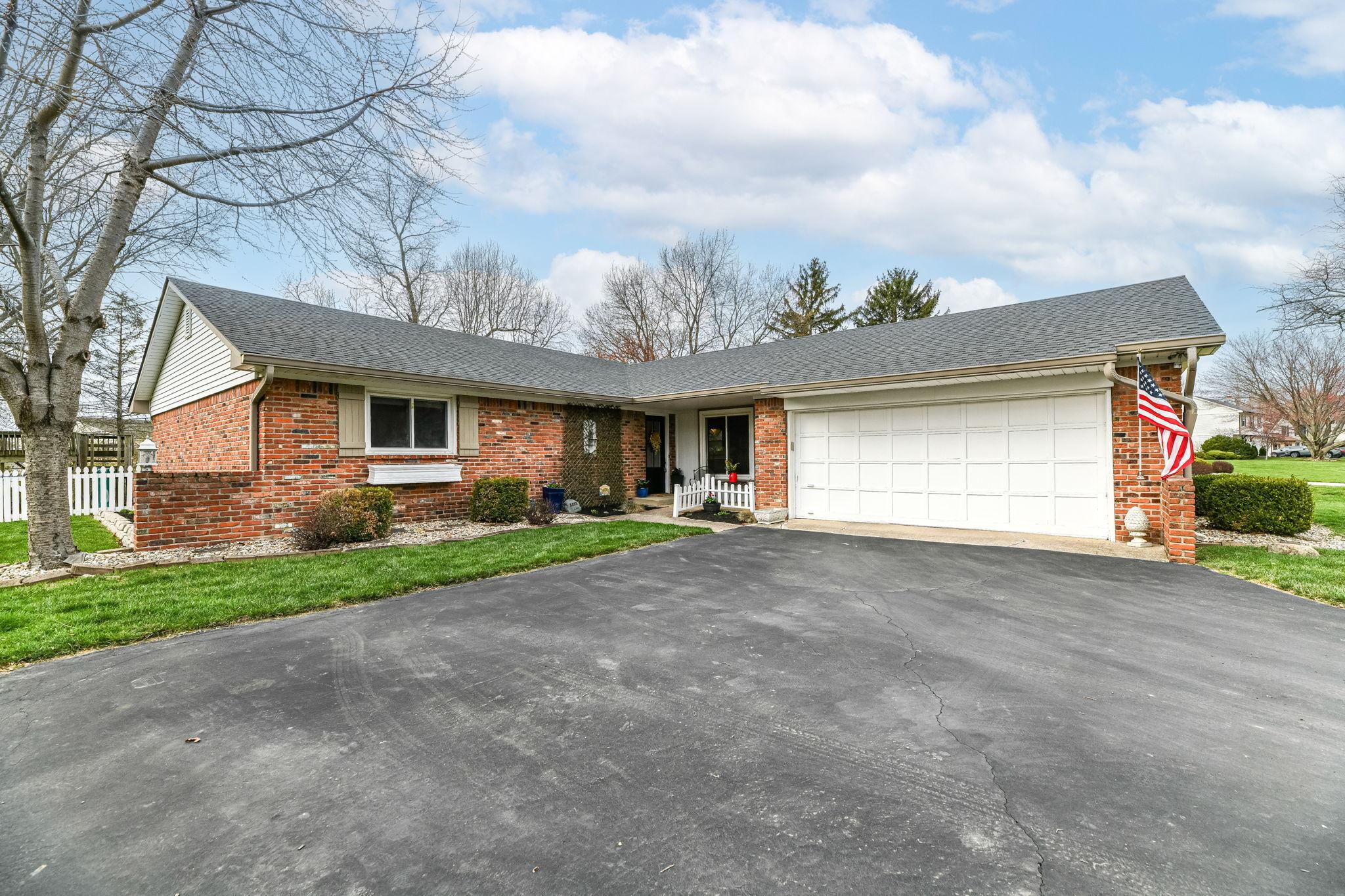Photo one of 8326 Castlebrook Dr Indianapolis IN 46256 | MLS 21968943