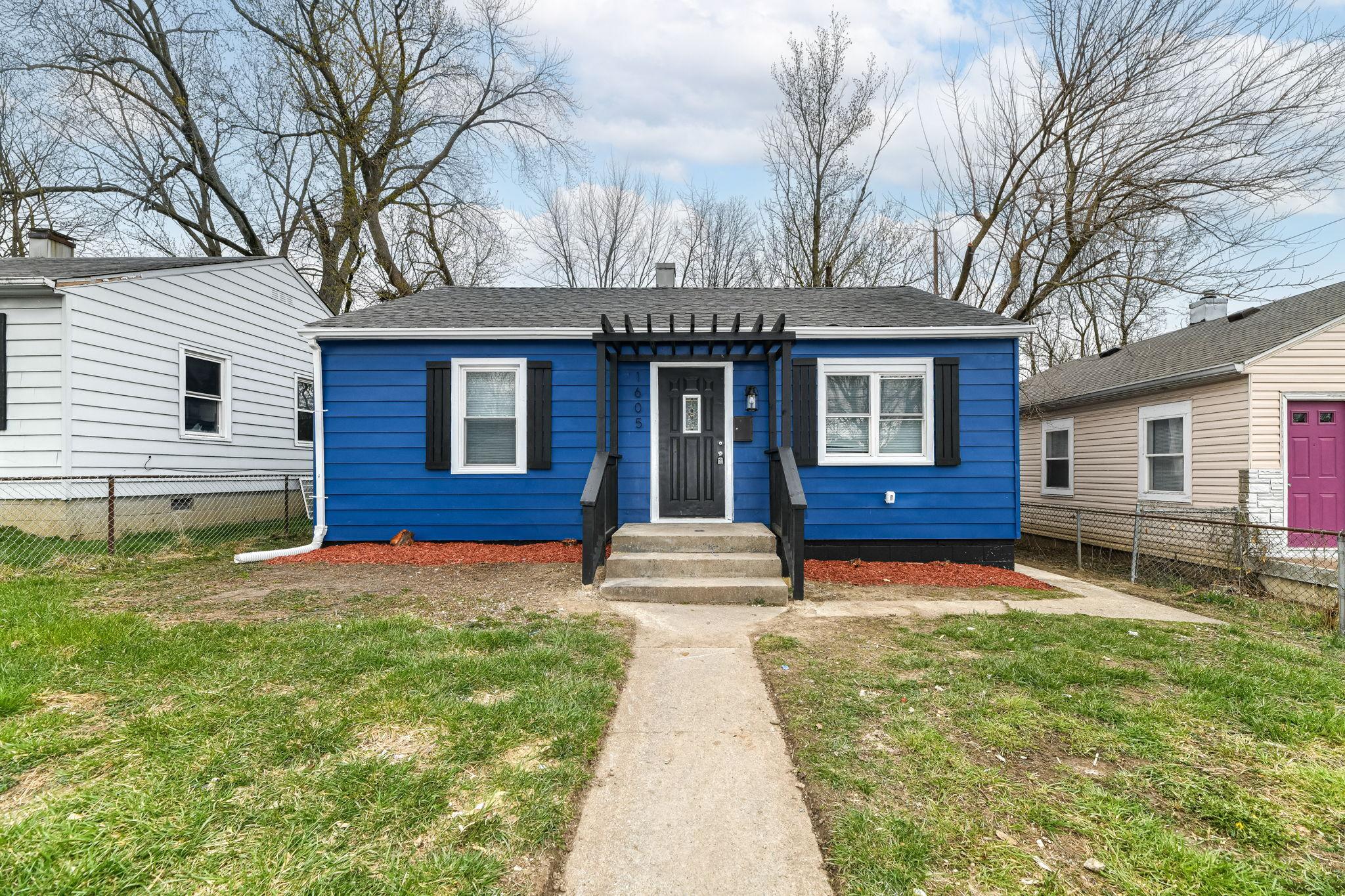 Photo one of 1605 Kildare Ave Indianapolis IN 46218 | MLS 21968990