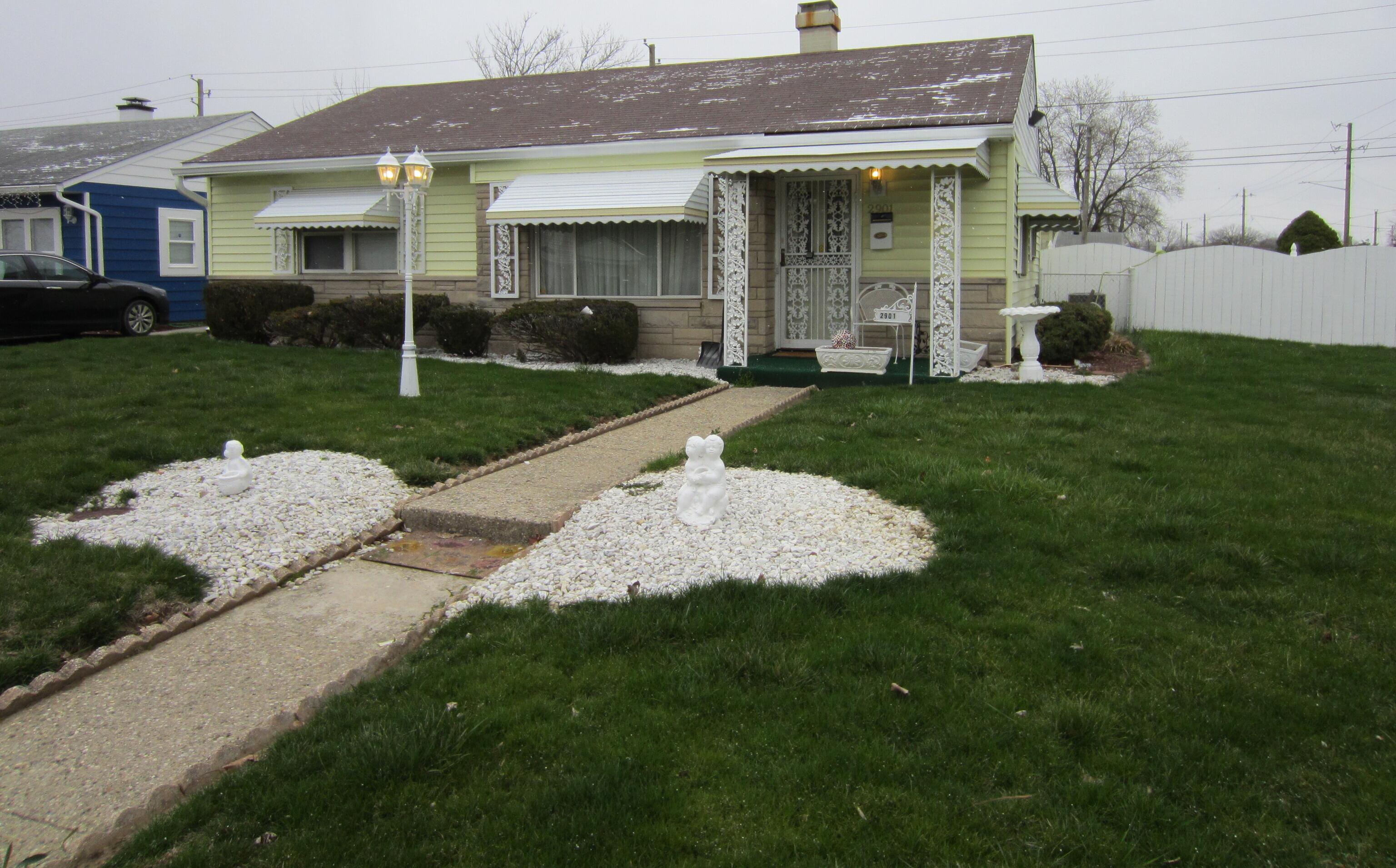 Photo one of 2901 Sangster Ave Indianapolis IN 46218 | MLS 21969264