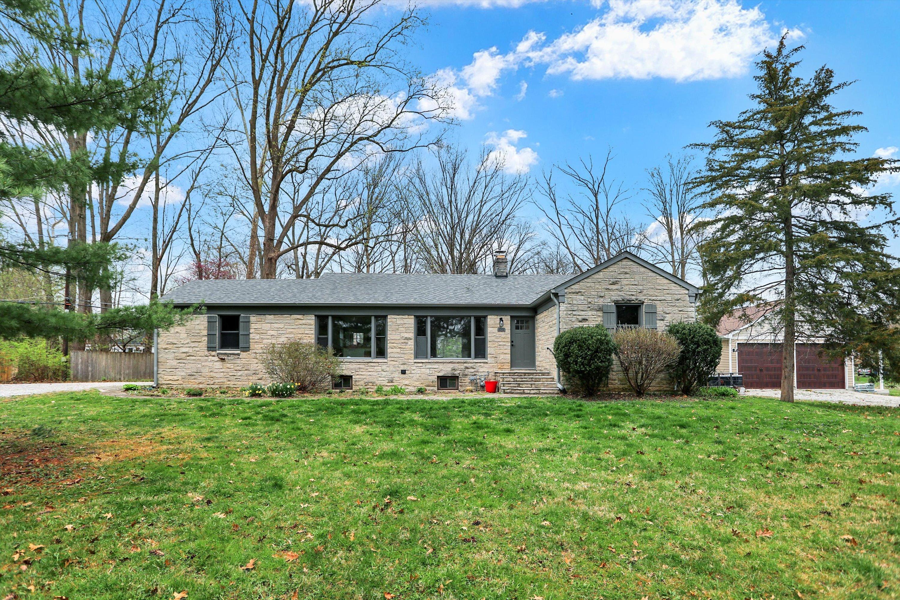 Photo one of 654 W 77Th Street North Dr Indianapolis IN 46260 | MLS 21969517