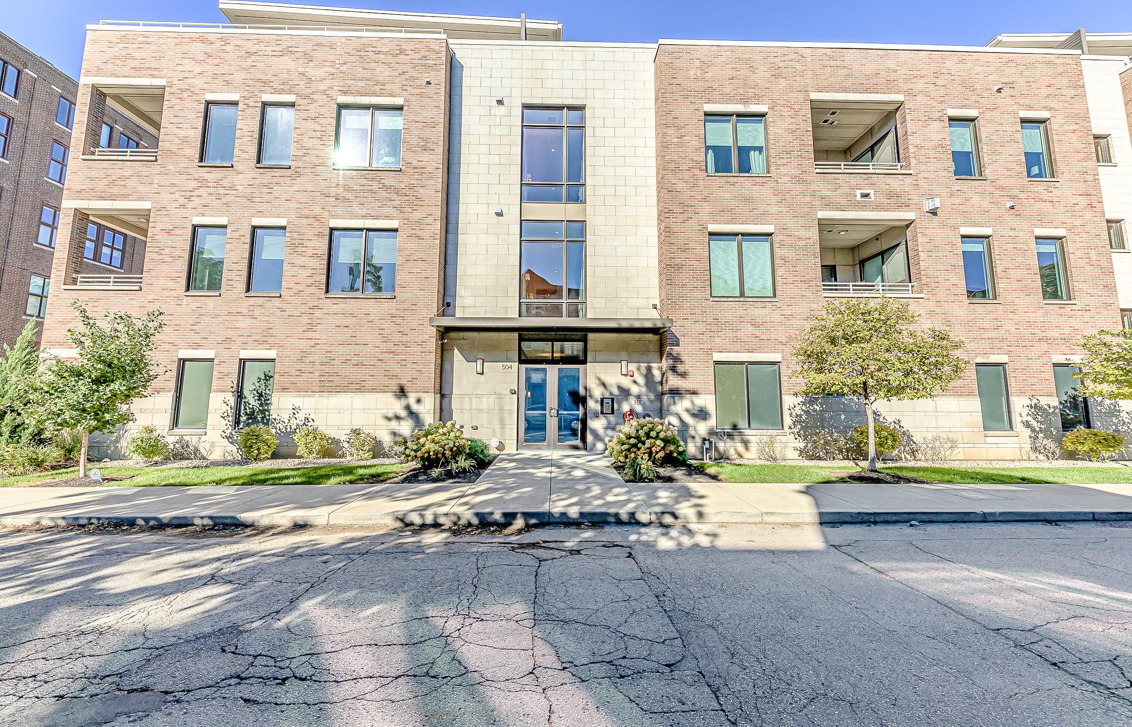 Photo one of 504 N Park N Ave # 4 Indianapolis IN 46202 | MLS 21969549