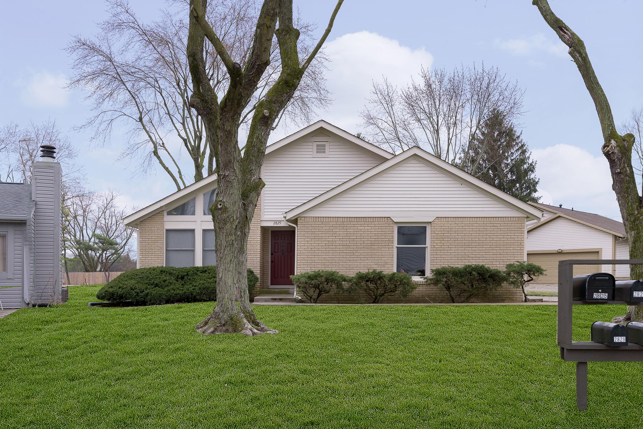Photo one of 2829 Saddle Barn Dr # Ed Indianapolis IN 46214 | MLS 21969866