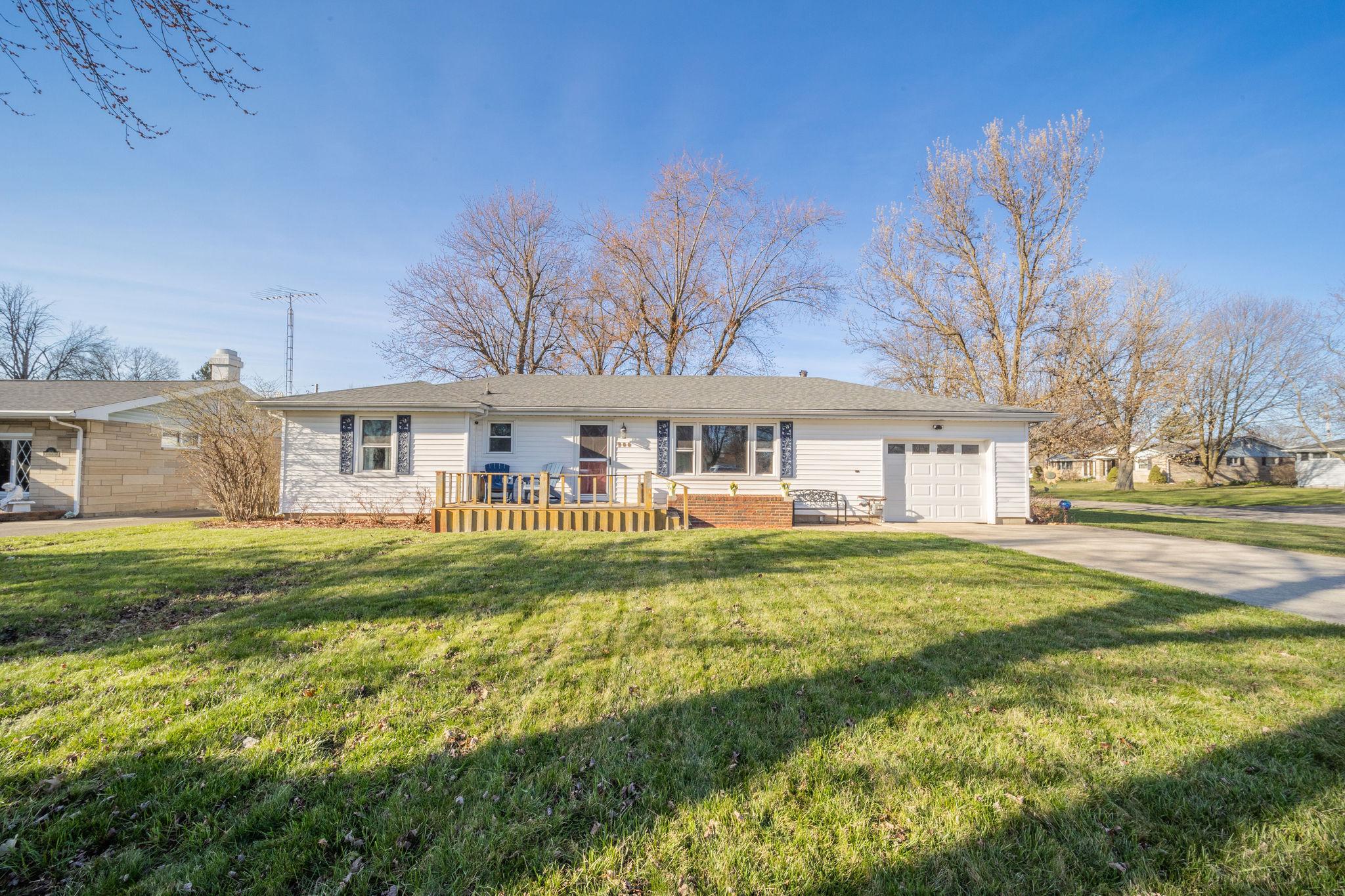 Photo one of 900 W Haines Ave Muncie IN 47303 | MLS 21970387