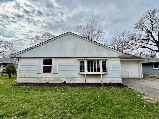 Photo one of 9855 Ellis Dr Indianapolis IN 46235 | MLS 21970507
