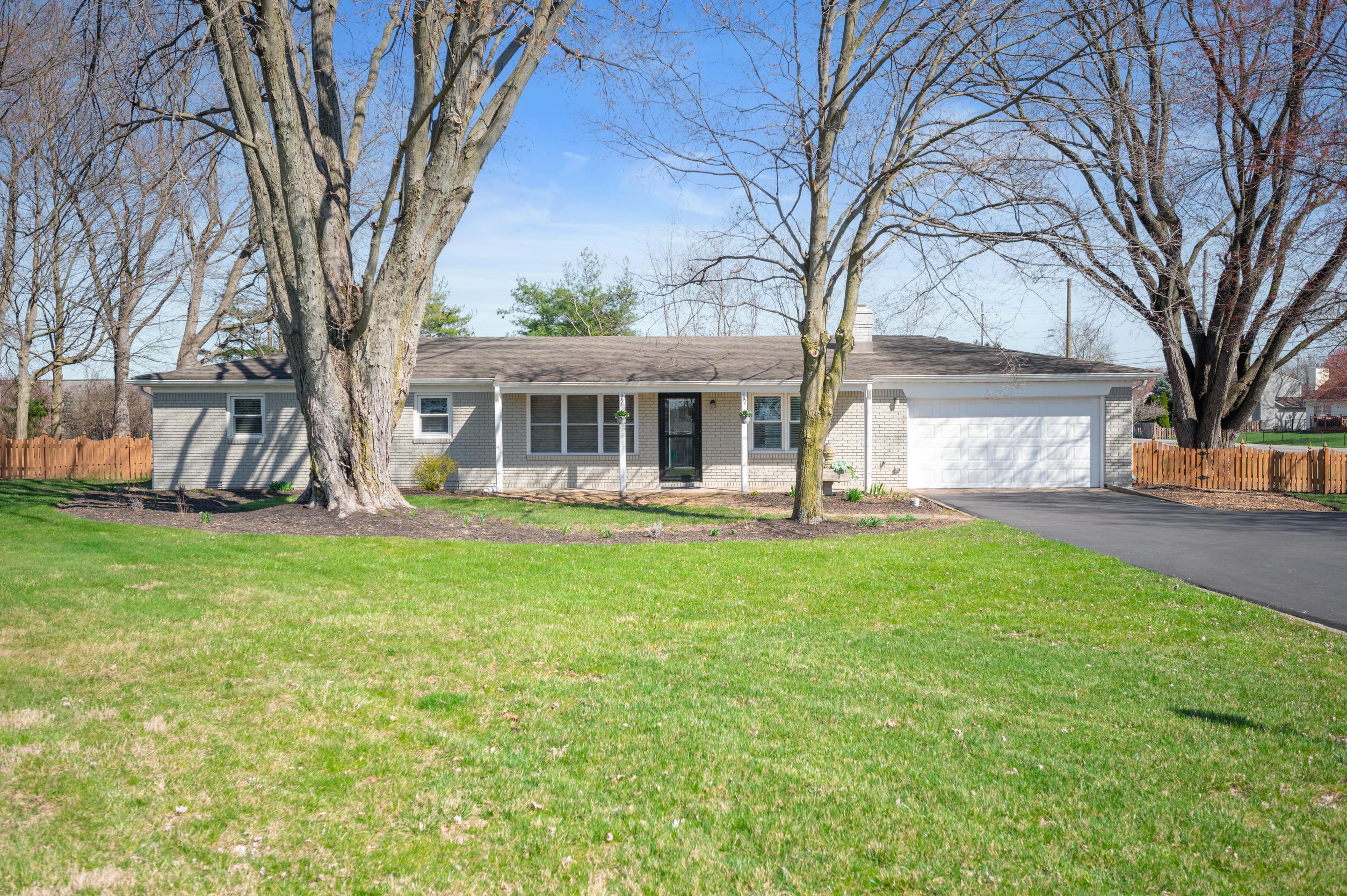 Photo one of 12602 Markay Dr Fishers IN 46038 | MLS 21970518