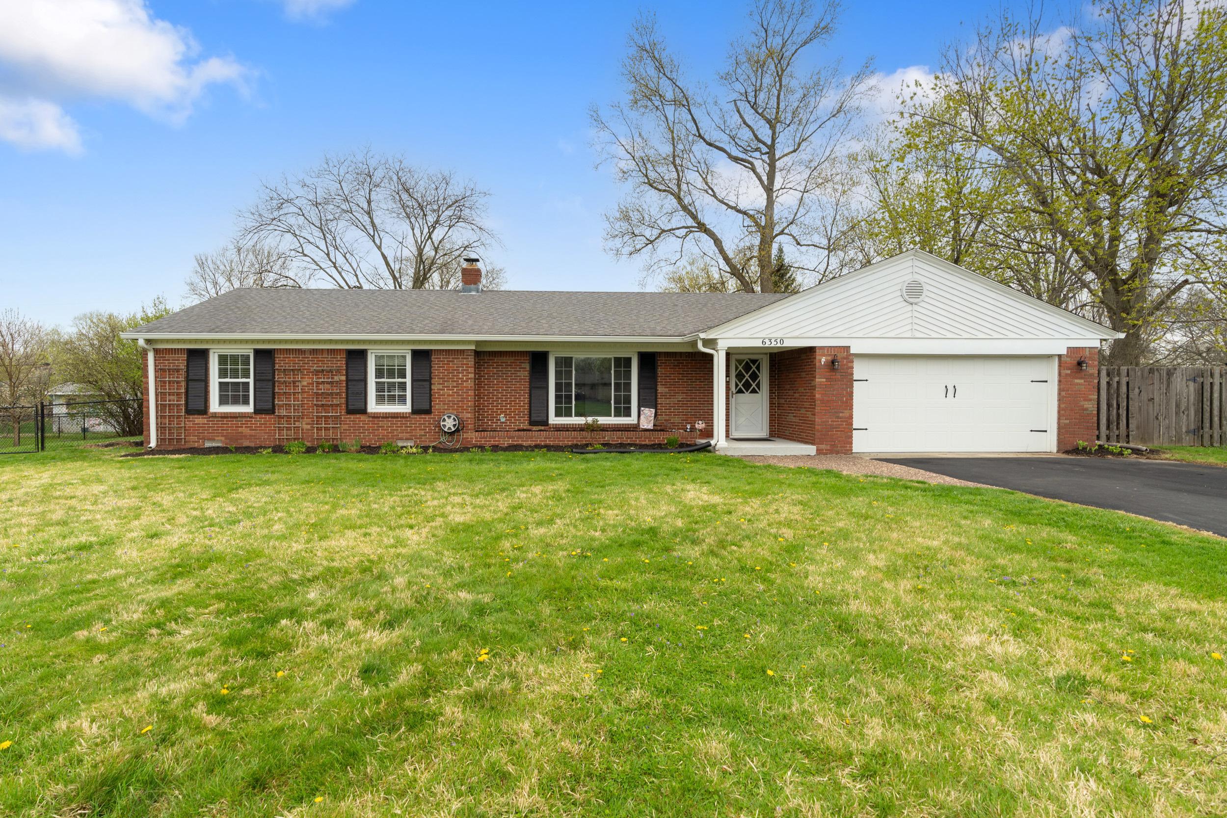 Photo one of 6350 Brokenhurst Rd Indianapolis IN 46220 | MLS 21970692