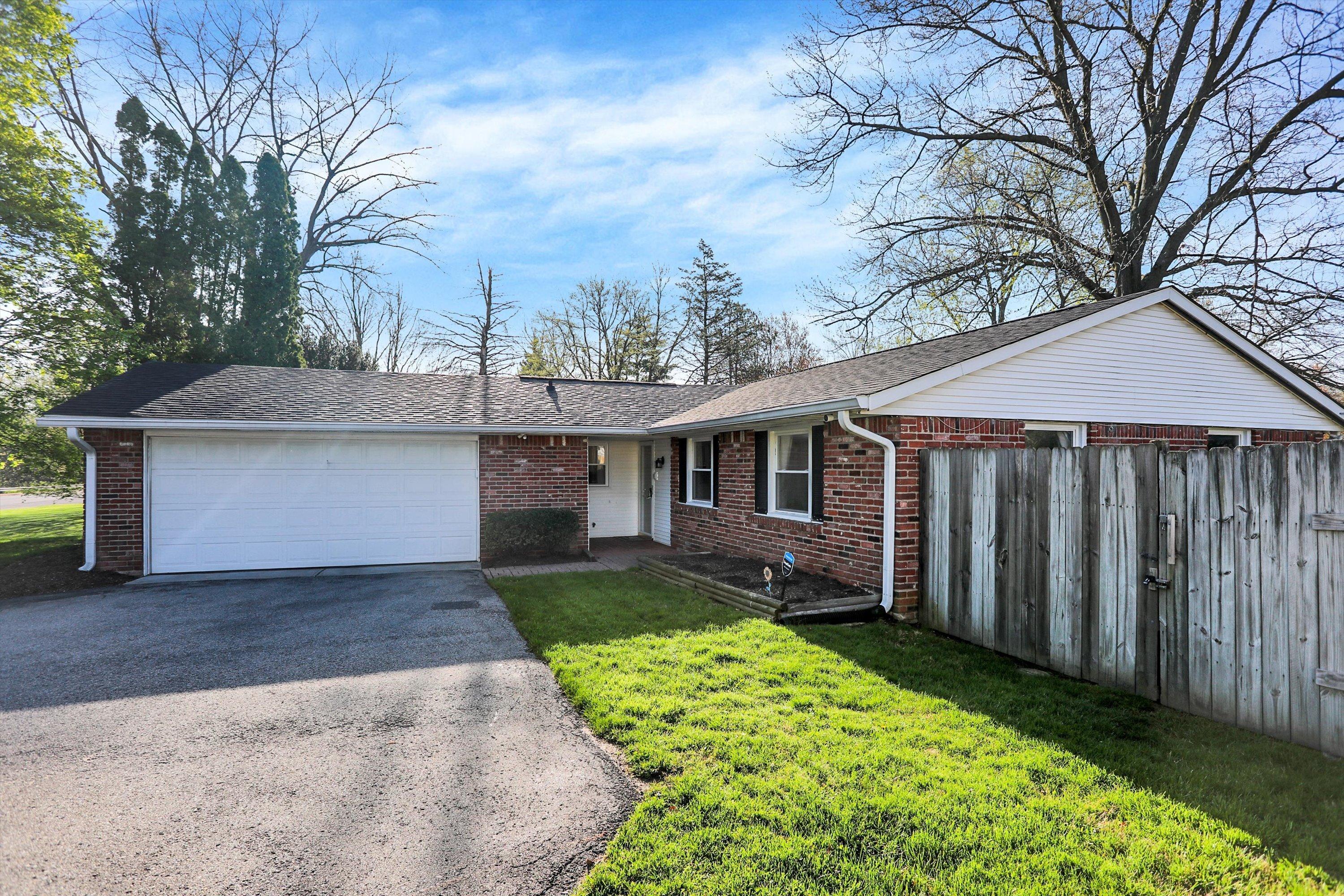 Photo one of 1533 W 79Th St Indianapolis IN 46260 | MLS 21970740