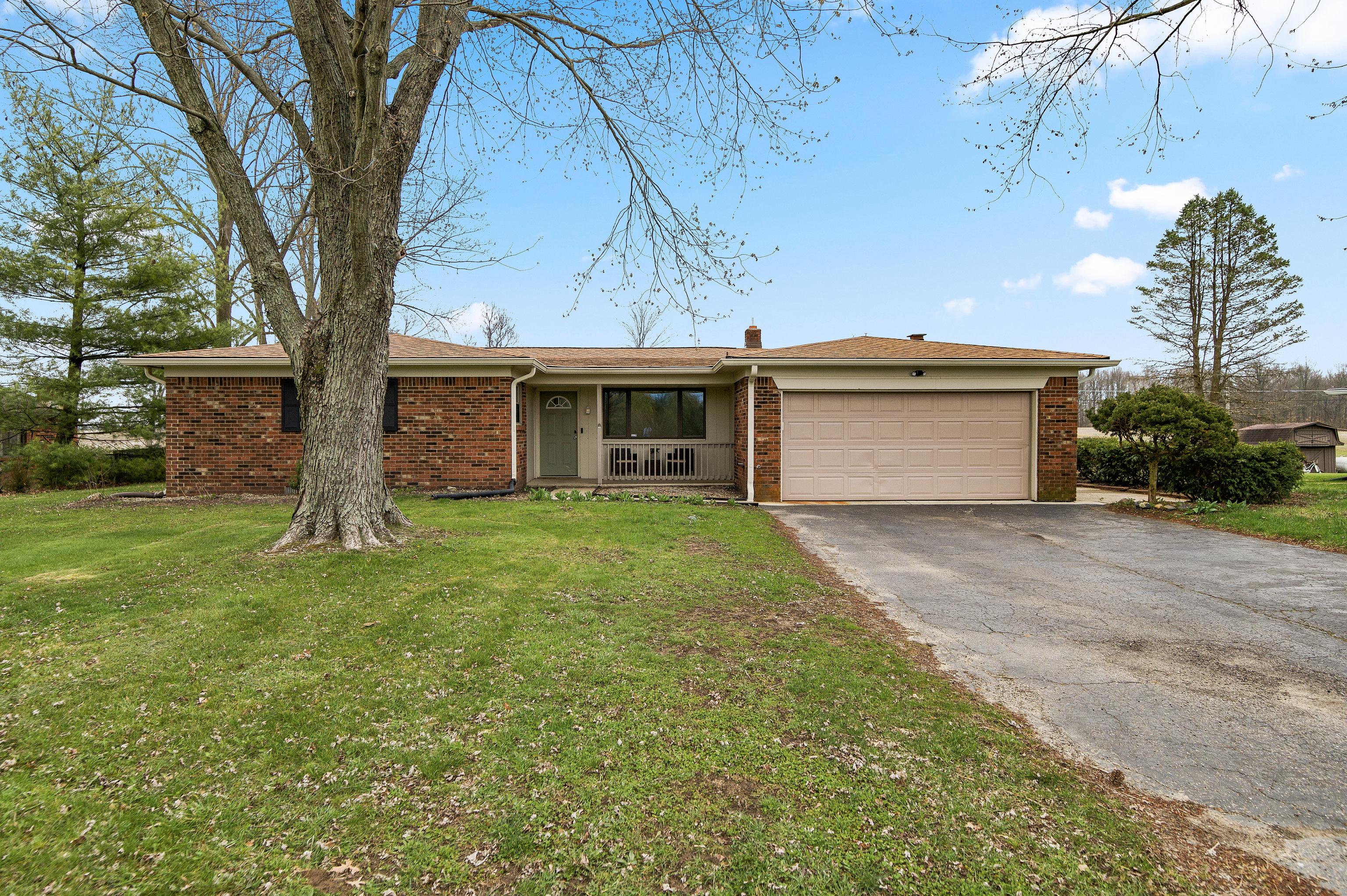 Photo one of 9798 N 675 W Fairland IN 46126 | MLS 21971042