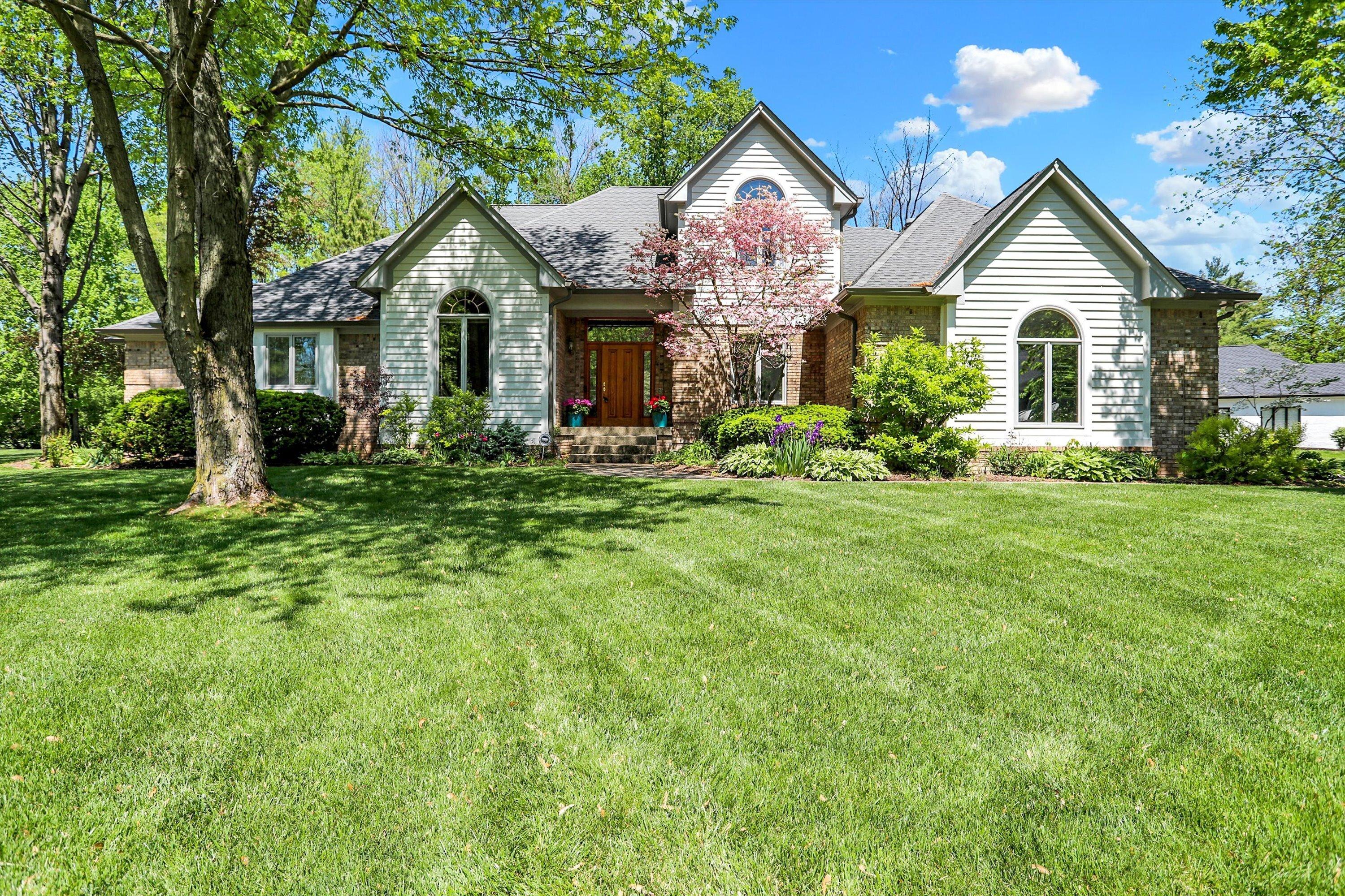 Photo one of 8131 Meadowbrook Dr Indianapolis IN 46240 | MLS 21971045