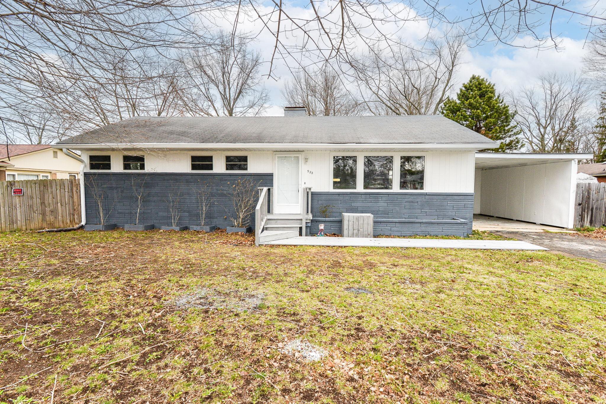Photo one of 922 Hawthorne Ave Anderson IN 46011 | MLS 21971122