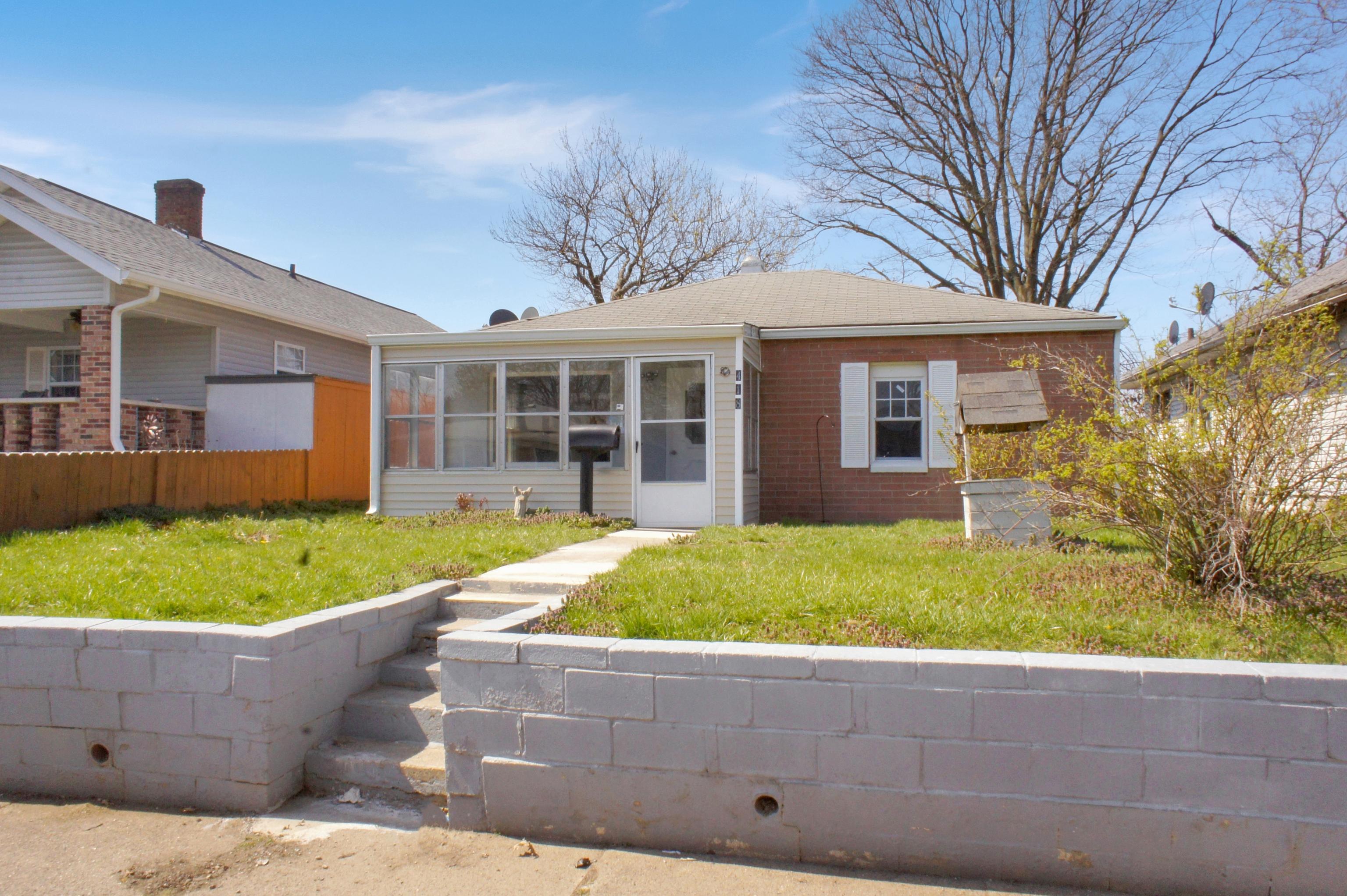 Photo one of 418 S Oxford St Indianapolis IN 46201 | MLS 21971185