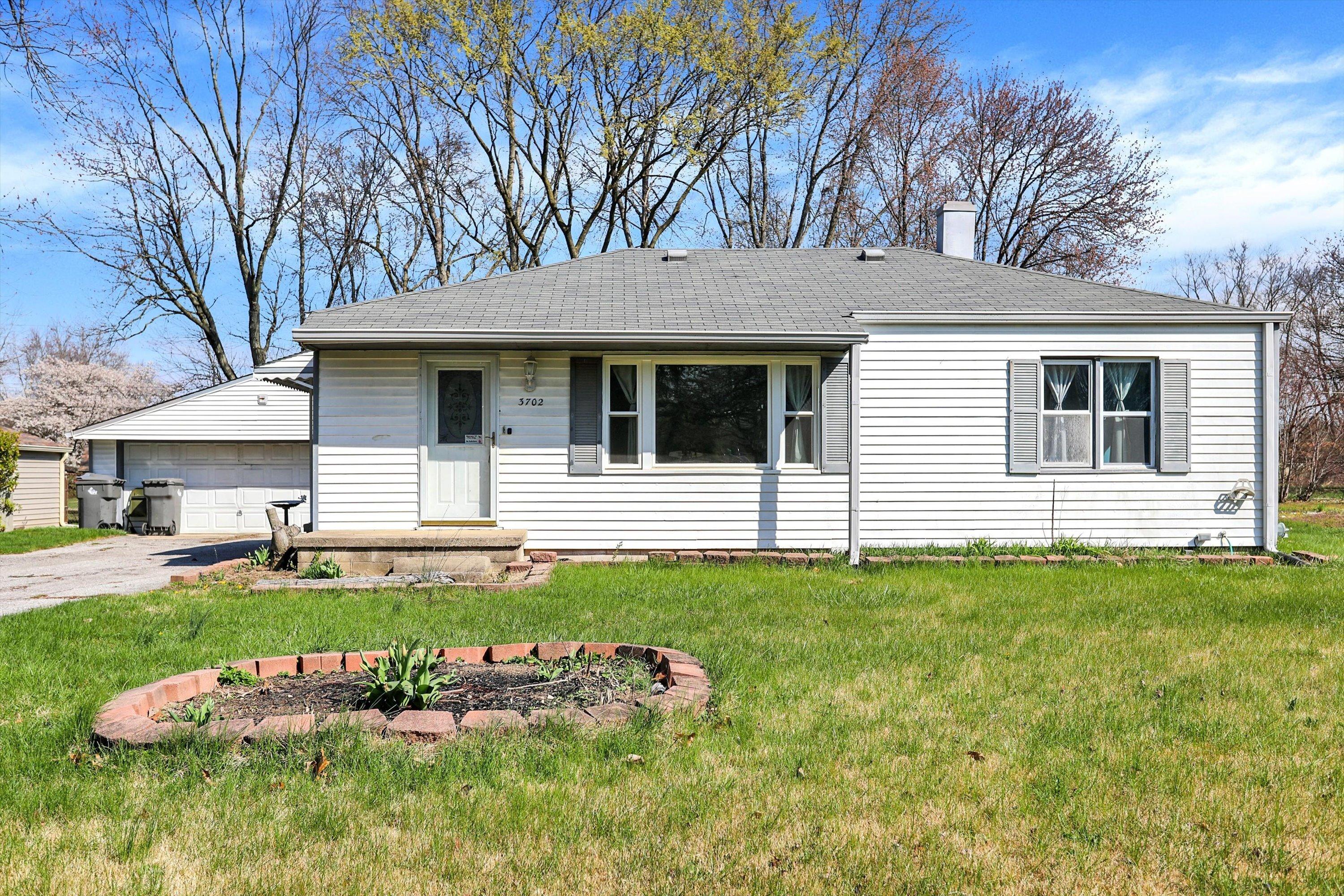 Photo one of 3702 National Ave Indianapolis IN 46237 | MLS 21971273