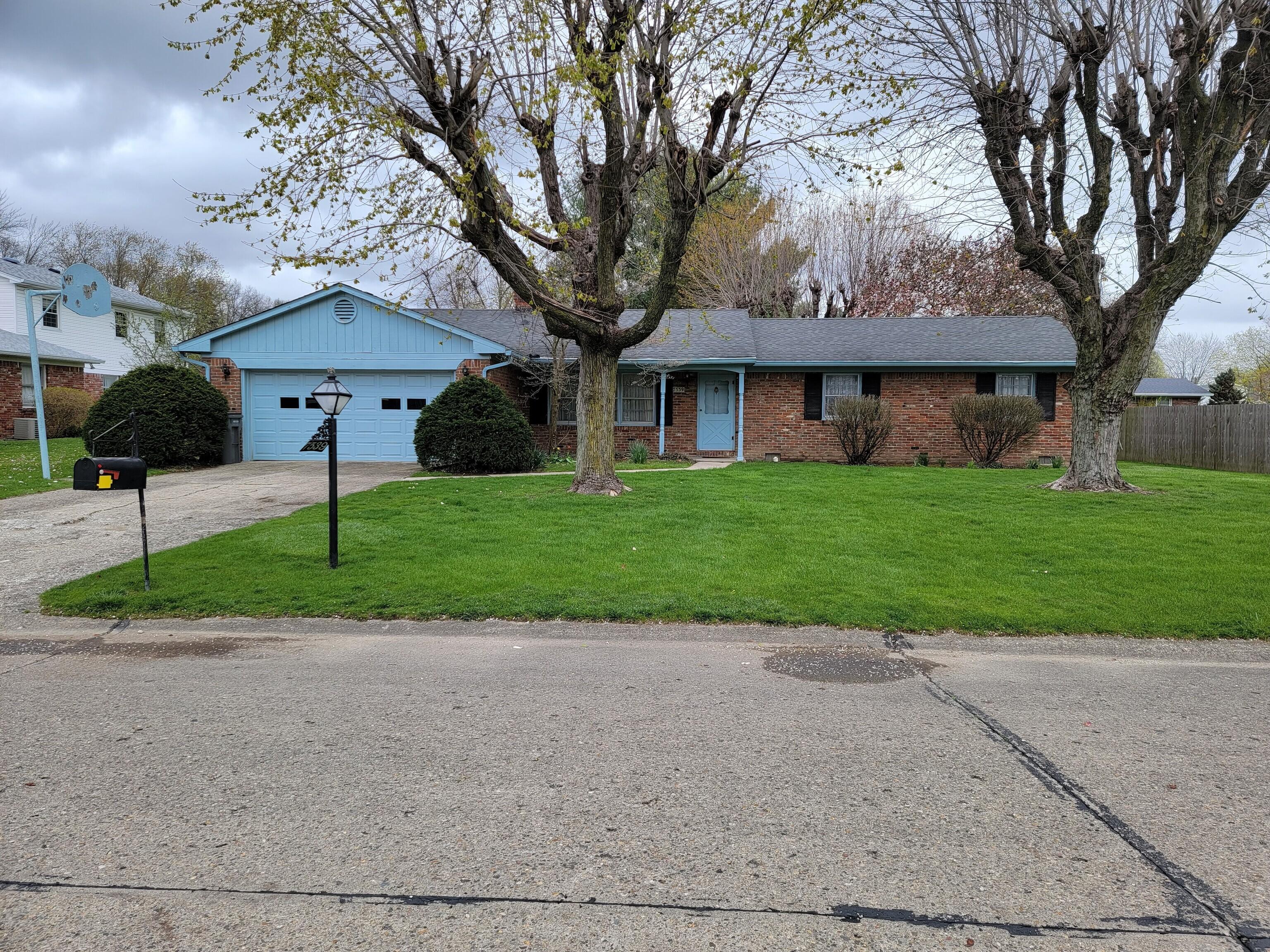 Photo one of 7539 Singleton St Indianapolis IN 46227 | MLS 21971487