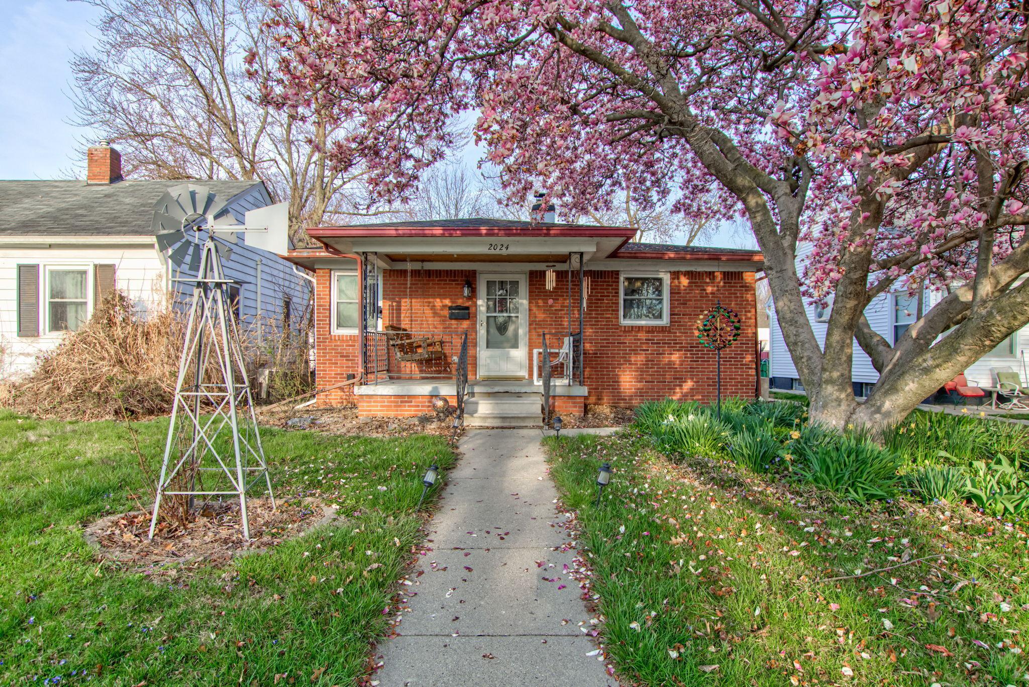 Photo one of 2024 Gerrard Ave Indianapolis IN 46224 | MLS 21971684