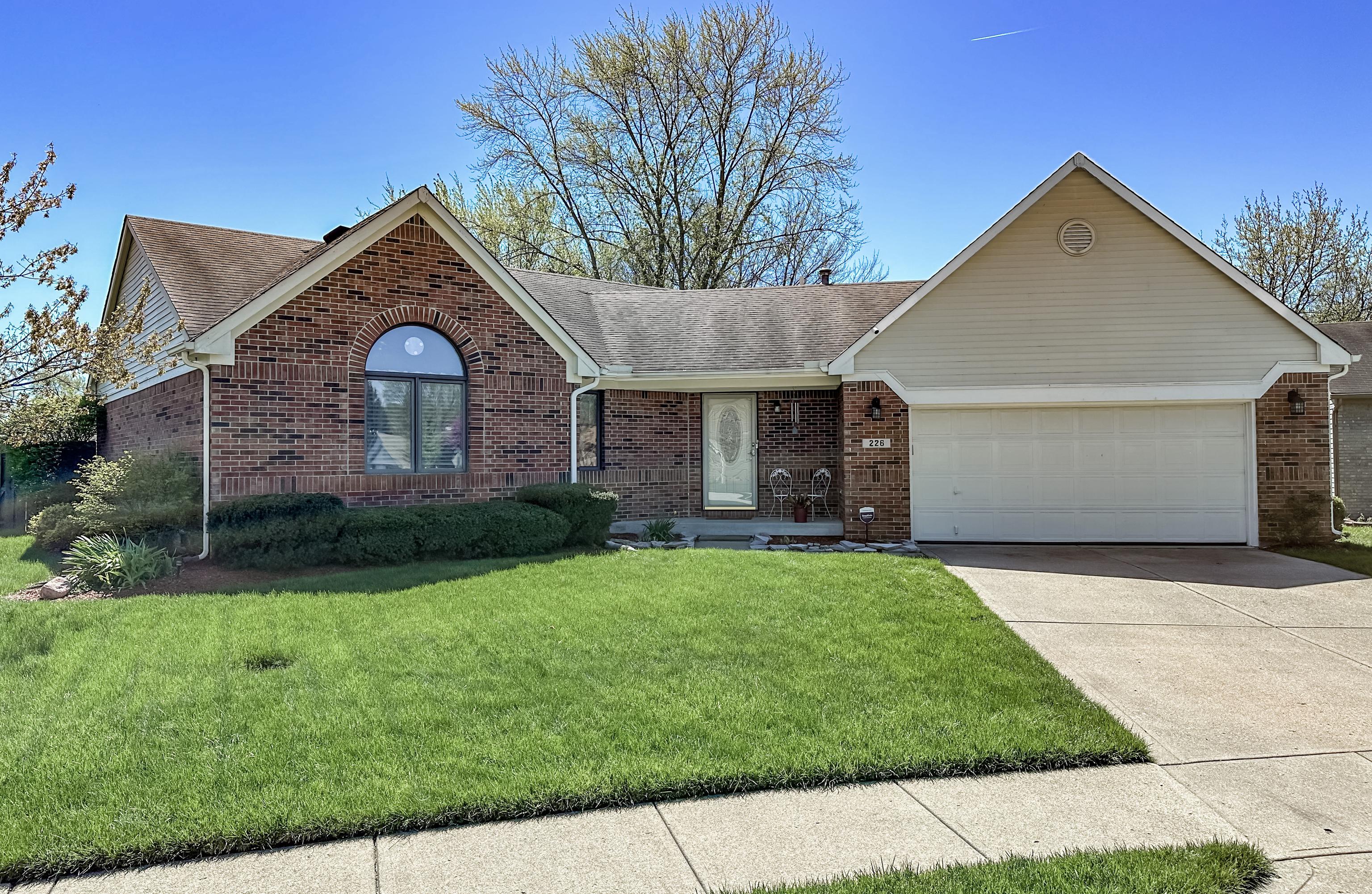 Photo one of 226 Rosebery Ln Indianapolis IN 46214 | MLS 21971805