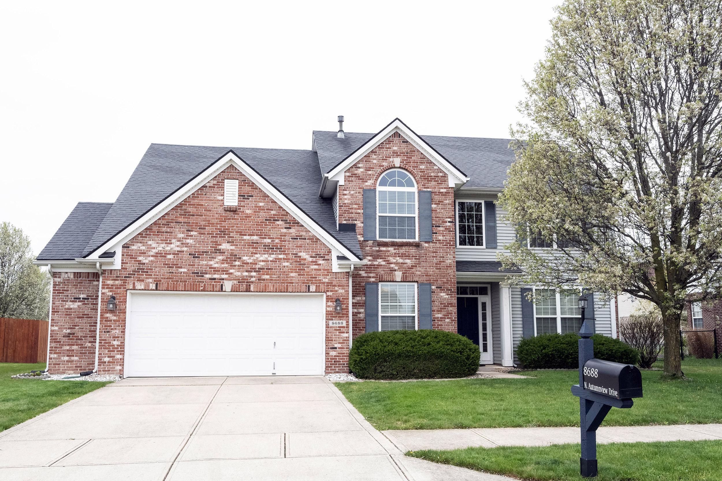 Photo one of 8688 N Autumnview Dr McCordsville IN 46055 | MLS 21971956