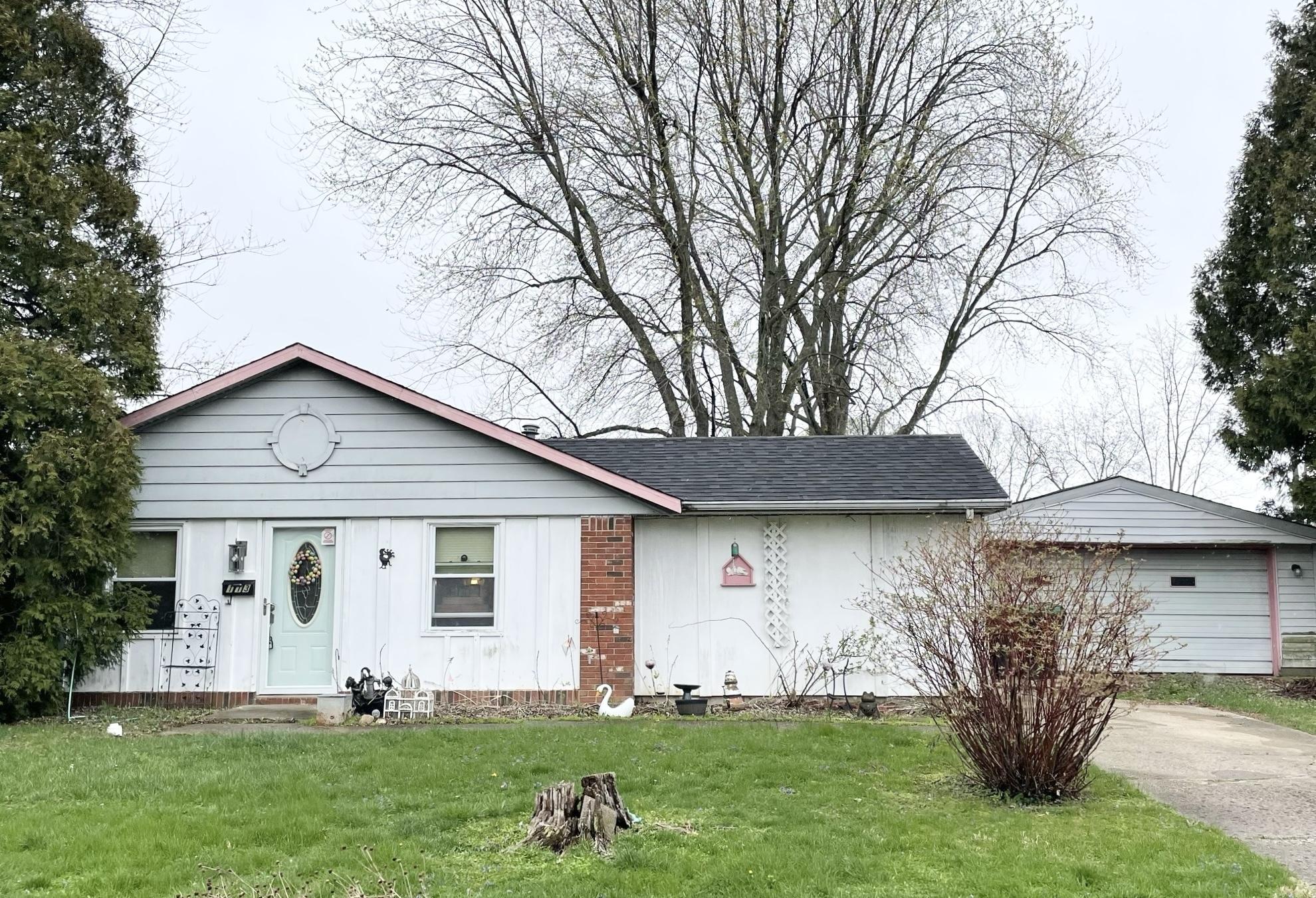 Photo one of 113 Edgewood Dr New Whiteland IN 46184 | MLS 21971977