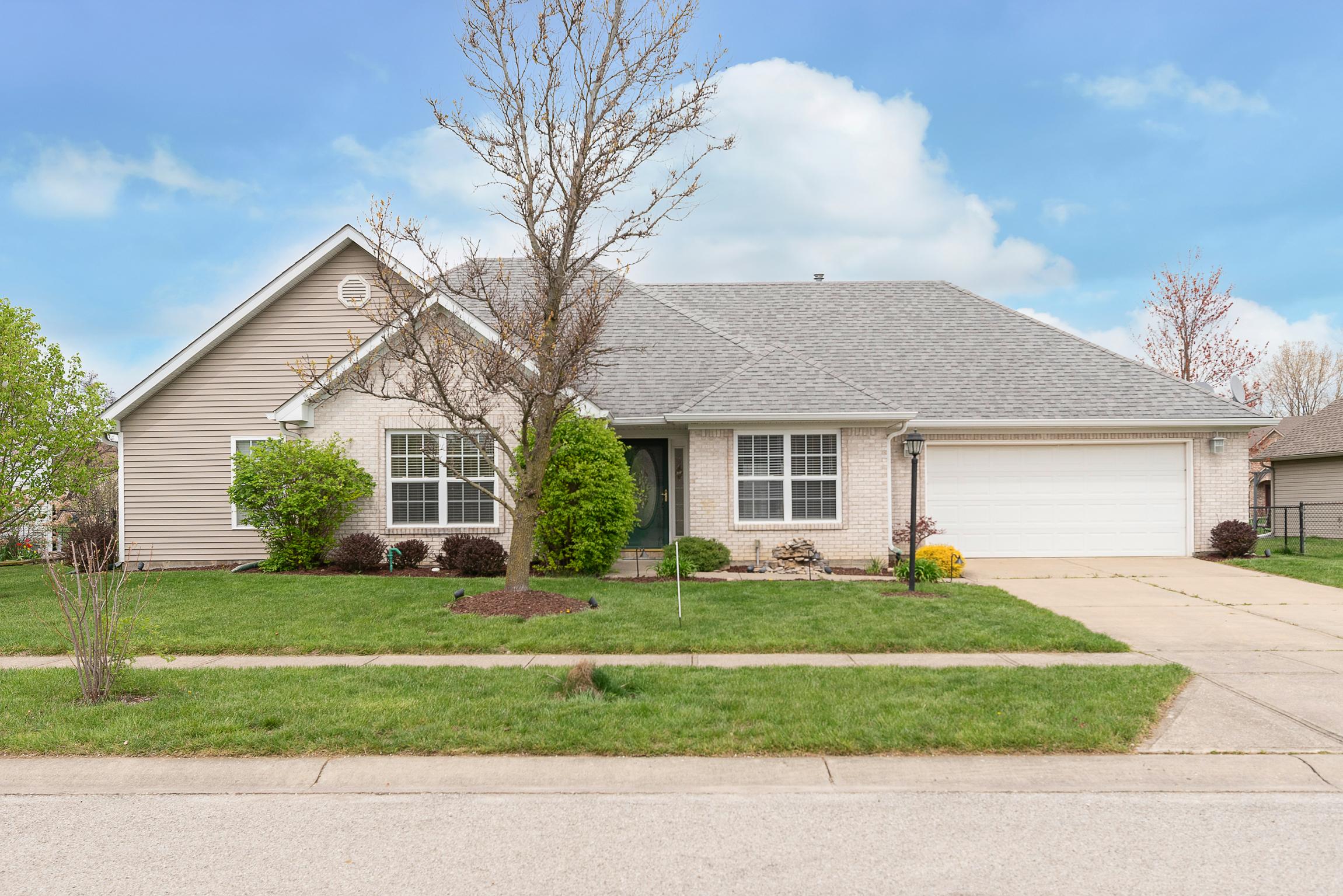 Photo one of 1354 Malone Ct Indianapolis IN 46217 | MLS 21972249