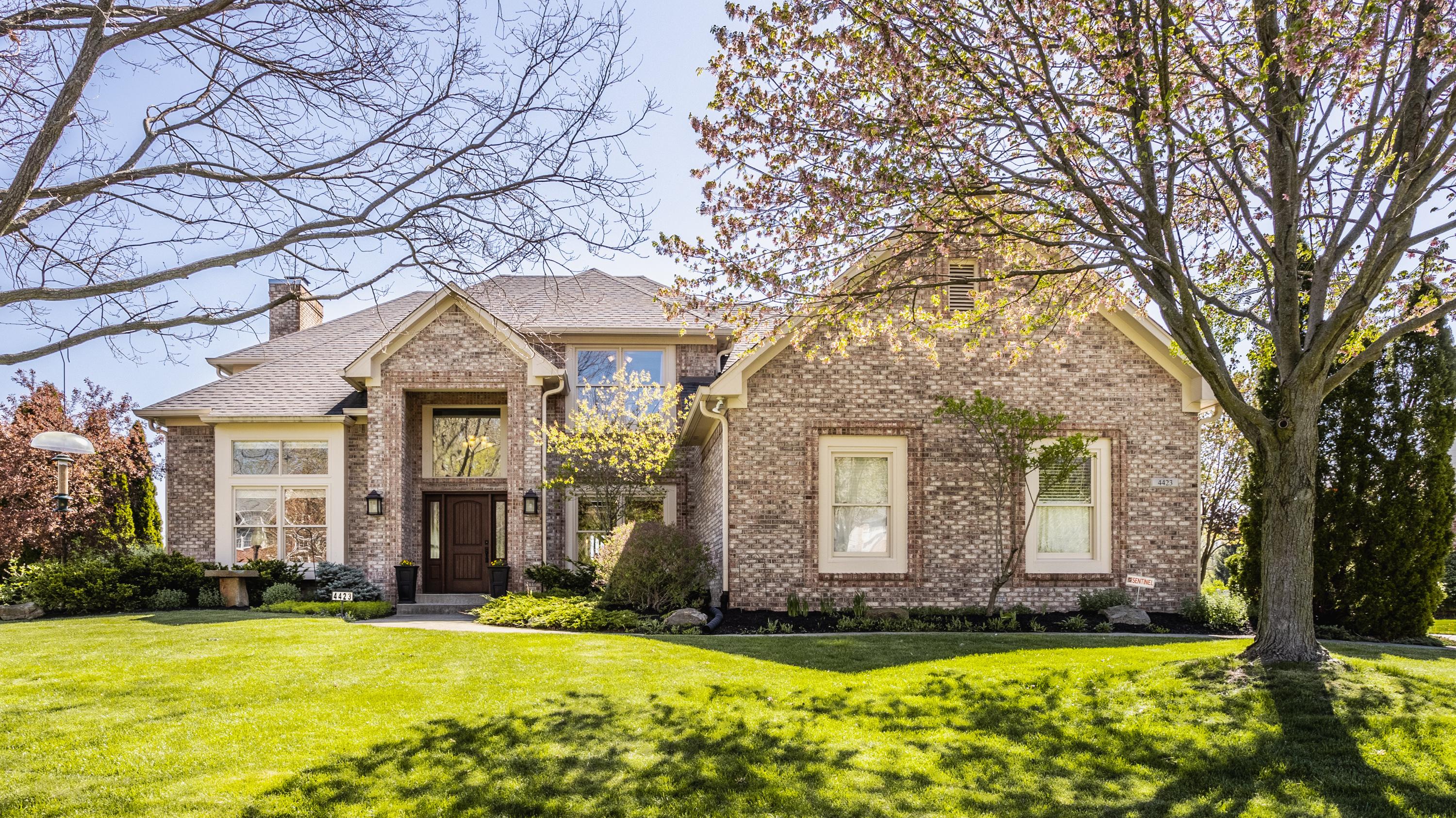 Photo one of 4423 Summer Dr Zionsville IN 46077 | MLS 21972273