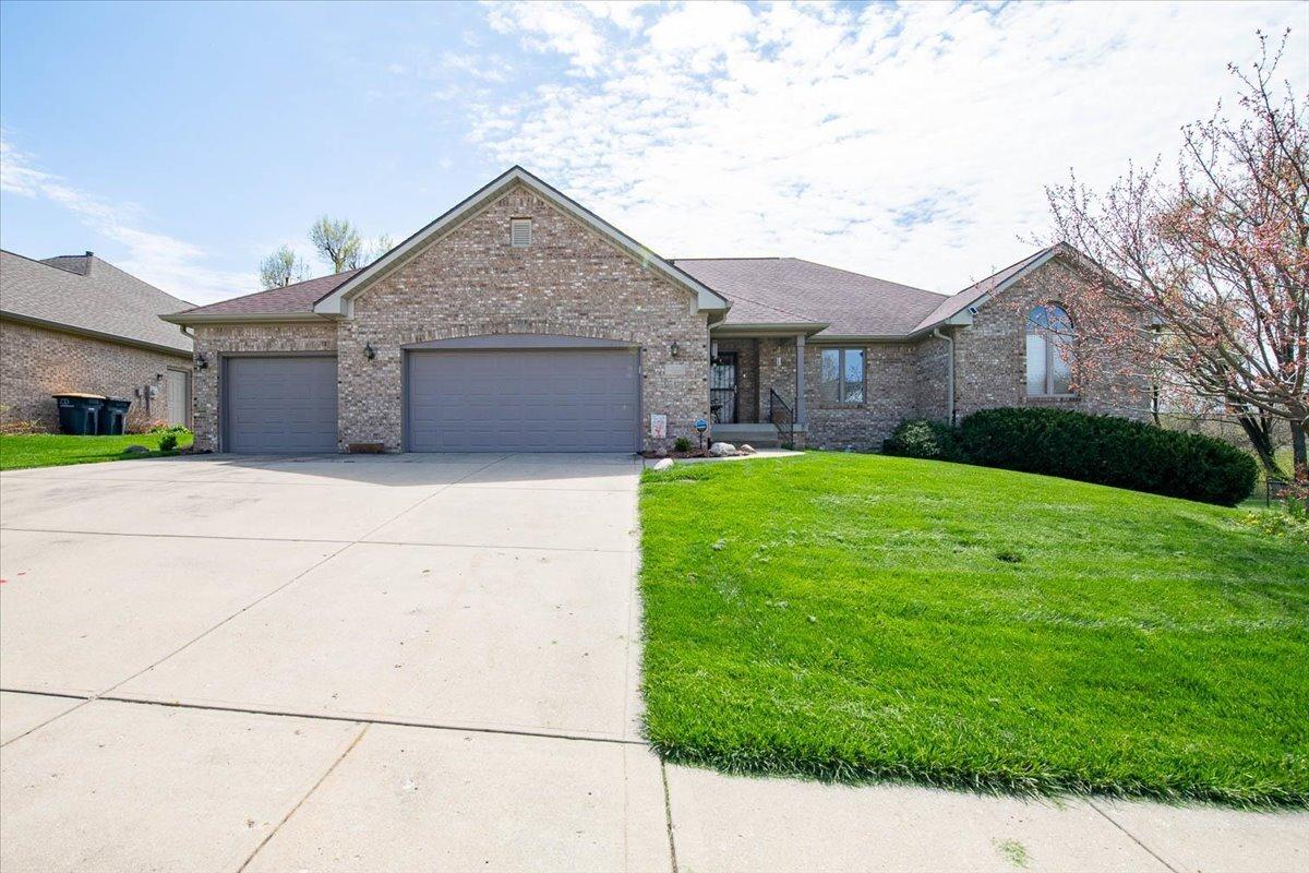 Photo one of 1413 Park Meadow Dr Beech Grove IN 46107 | MLS 21972747