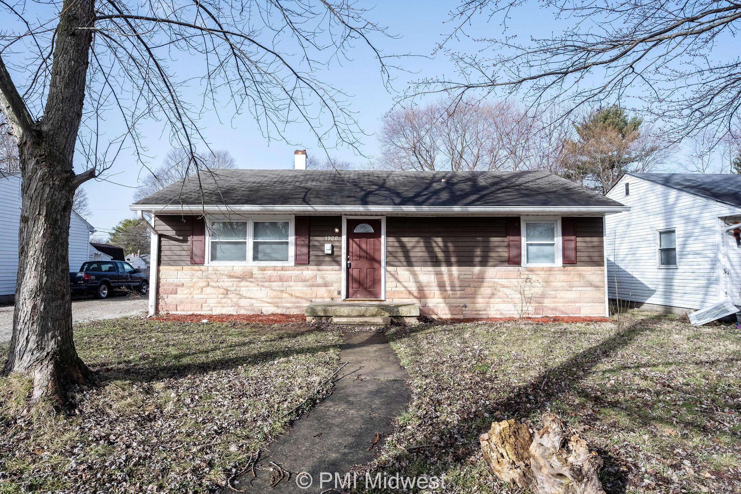 Photo one of 1920 N Hawthorne Ln Indianapolis IN 46218 | MLS 21972800