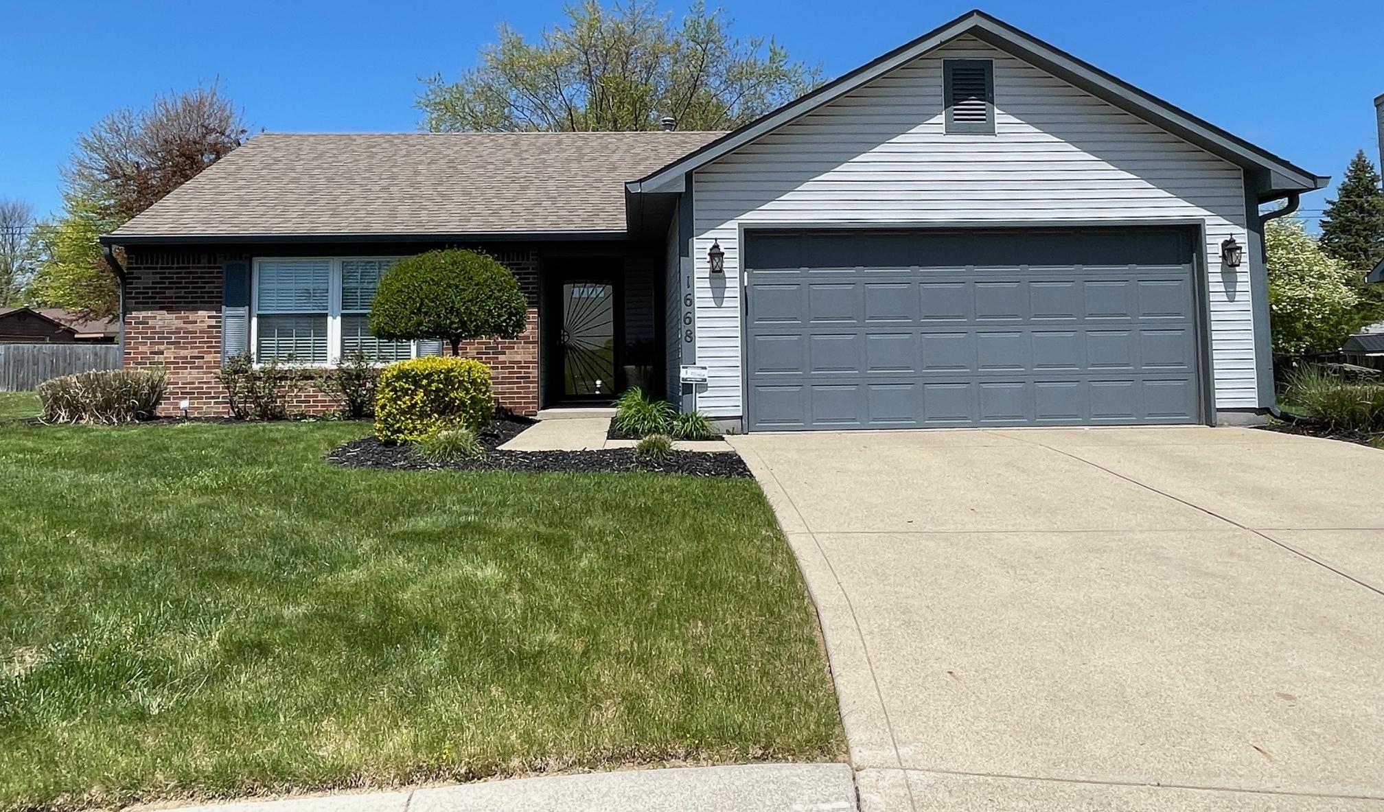 Photo one of 1668 Park Hill Dr Indianapolis IN 46229 | MLS 21972944