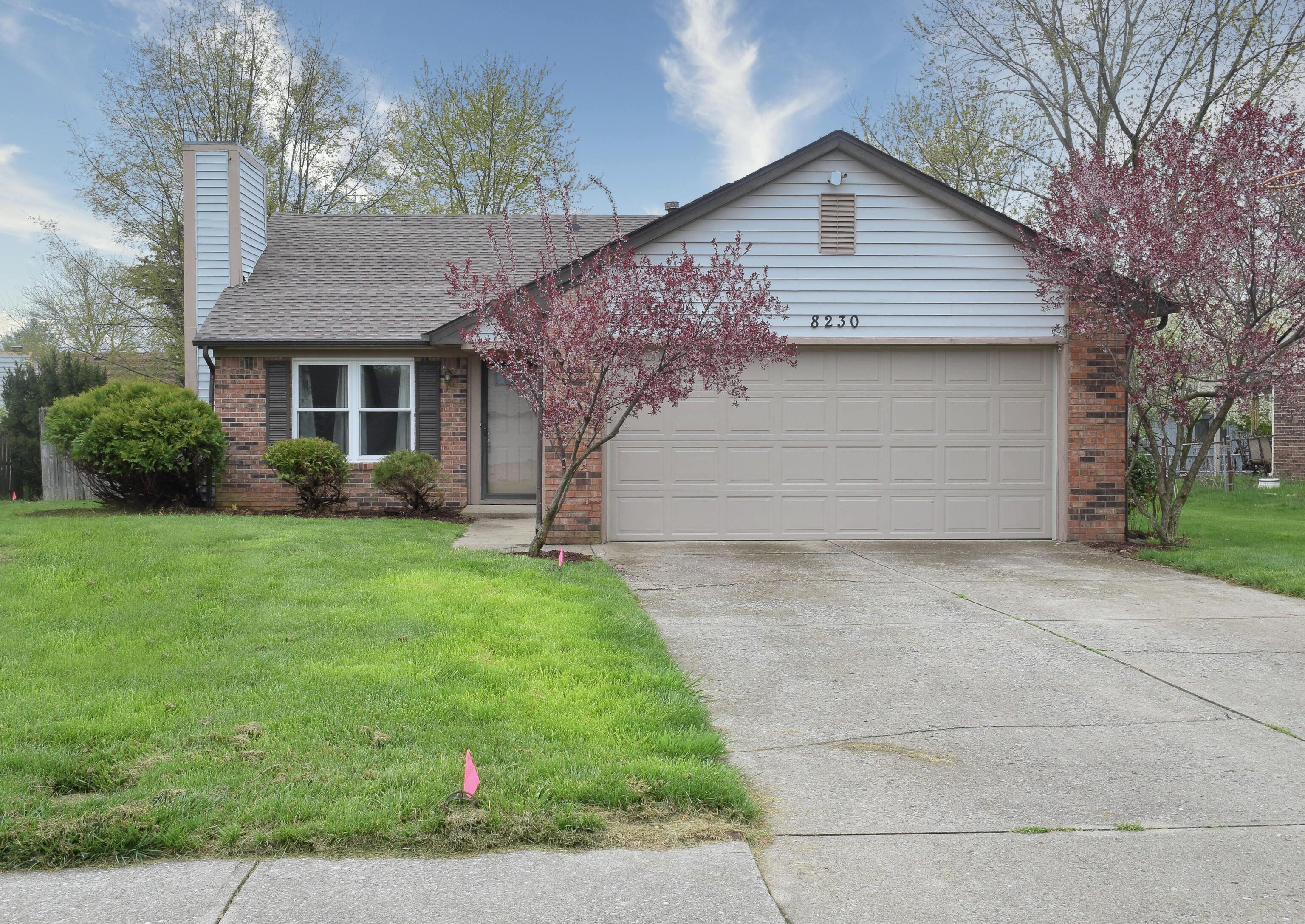 Photo one of 8230 Rob Ln Indianapolis IN 46237 | MLS 21973021