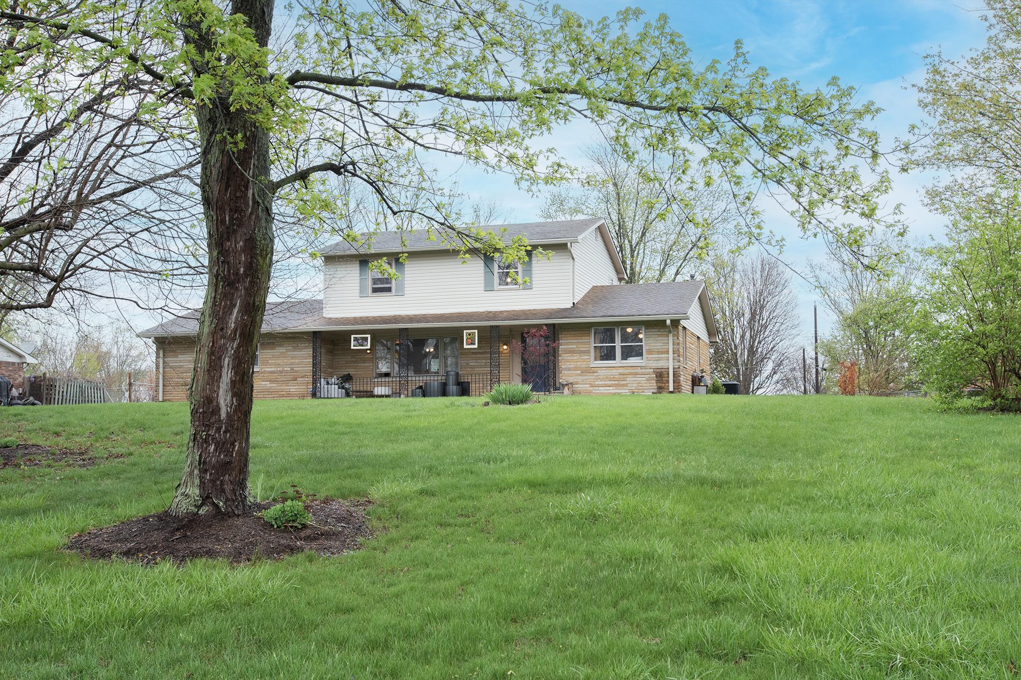 Photo one of 5831 Bar Del W Dr Indianapolis IN 46221 | MLS 21973054