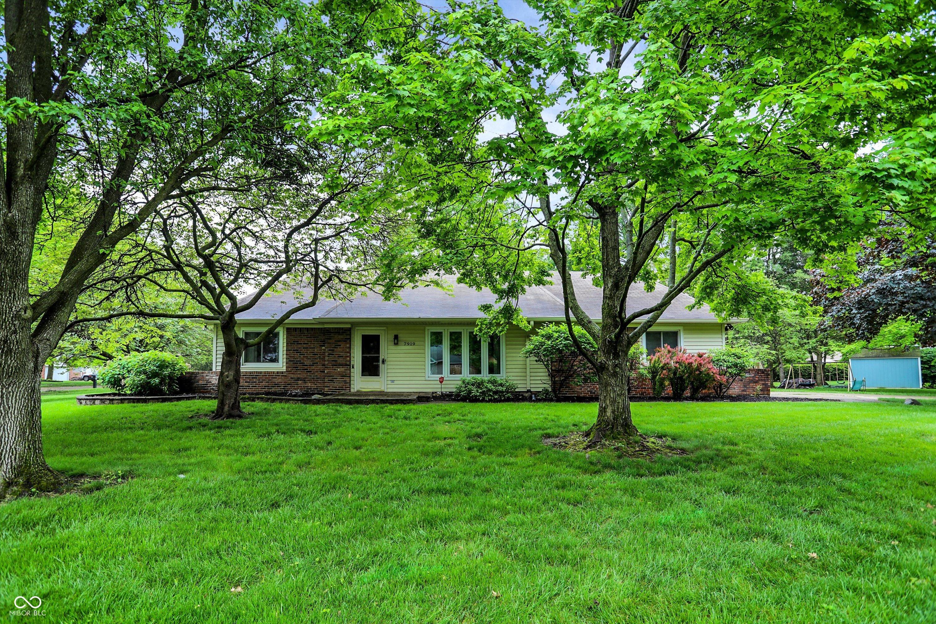 Photo one of 7919 Delbrook Dr Indianapolis IN 46260 | MLS 21973057