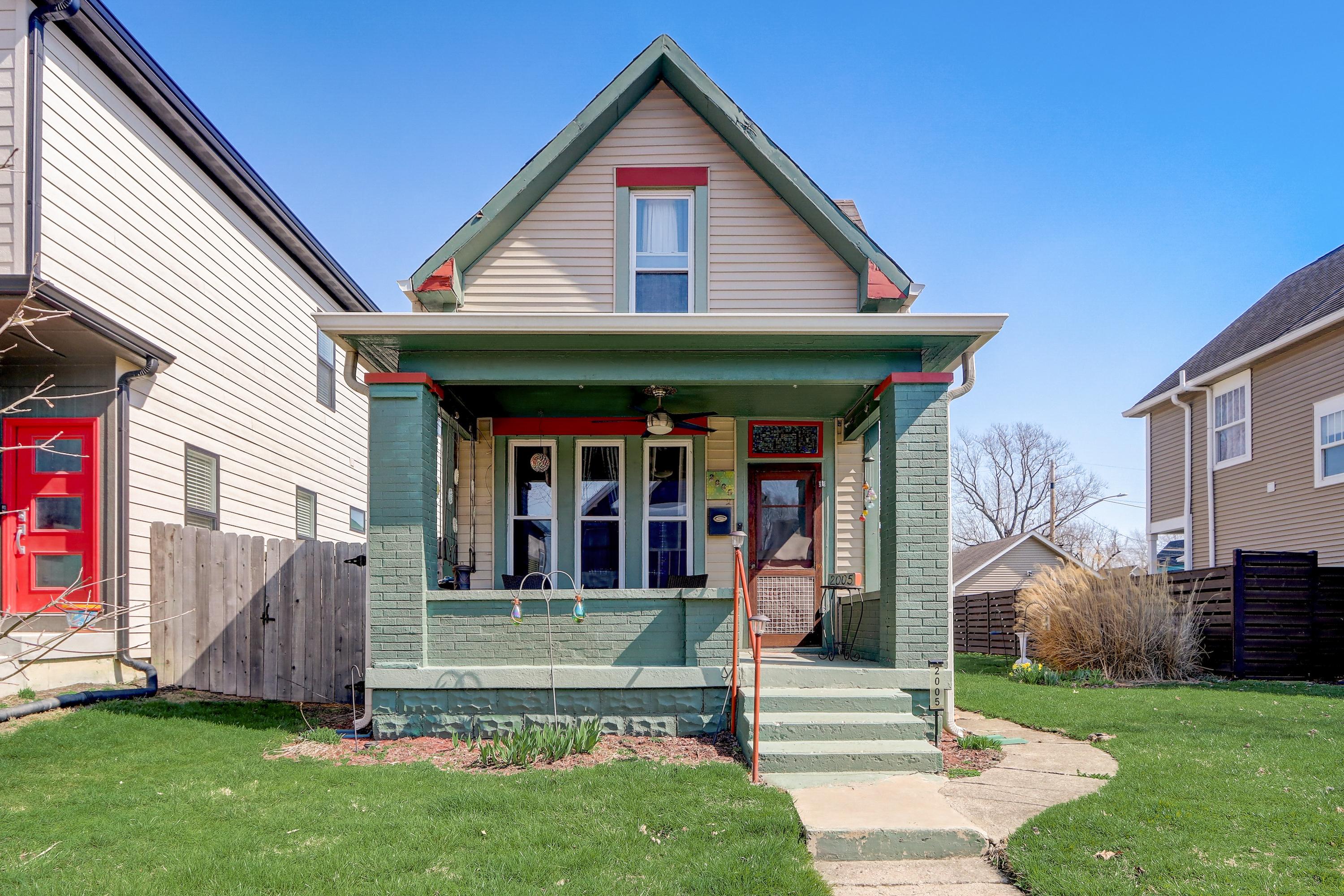 Photo one of 2005 Carrollton Ave Indianapolis IN 46202 | MLS 21973211