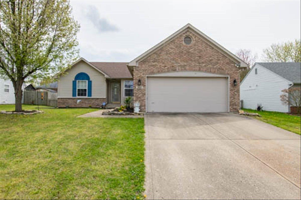 Photo one of 3901 Maple Manor Dr Indianapolis IN 46237 | MLS 21973352