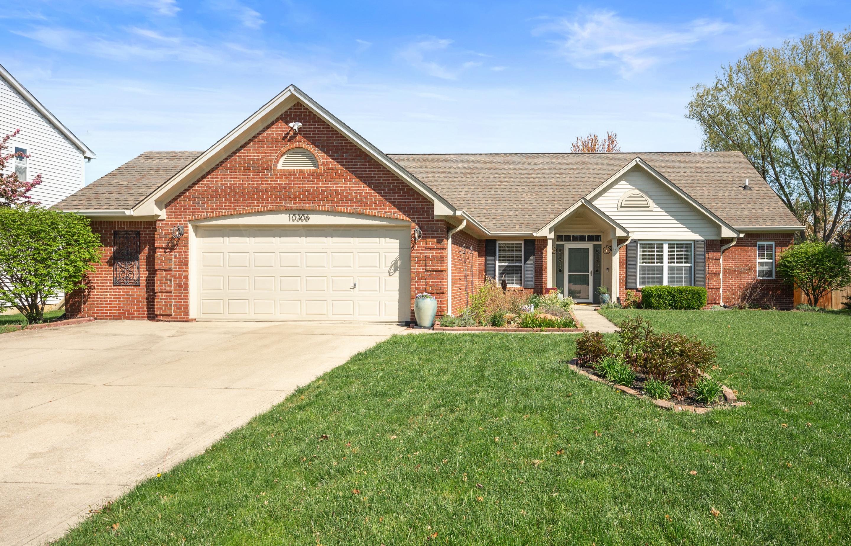 Photo one of 10306 Tybalt Dr Fishers IN 46038 | MLS 21973363