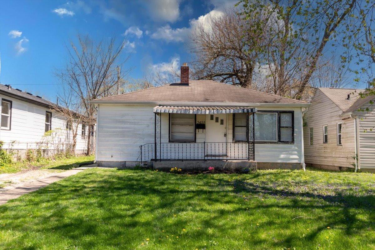 Photo one of 3455 Grant Ave Indianapolis IN 46218 | MLS 21973382