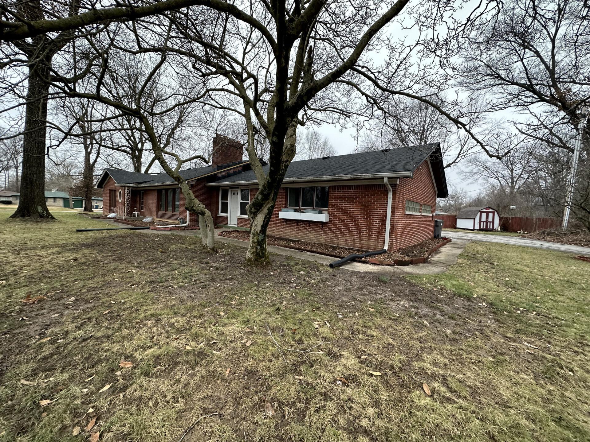 Photo one of 4402 Brown Rd Indianapolis IN 46226 | MLS 21973383