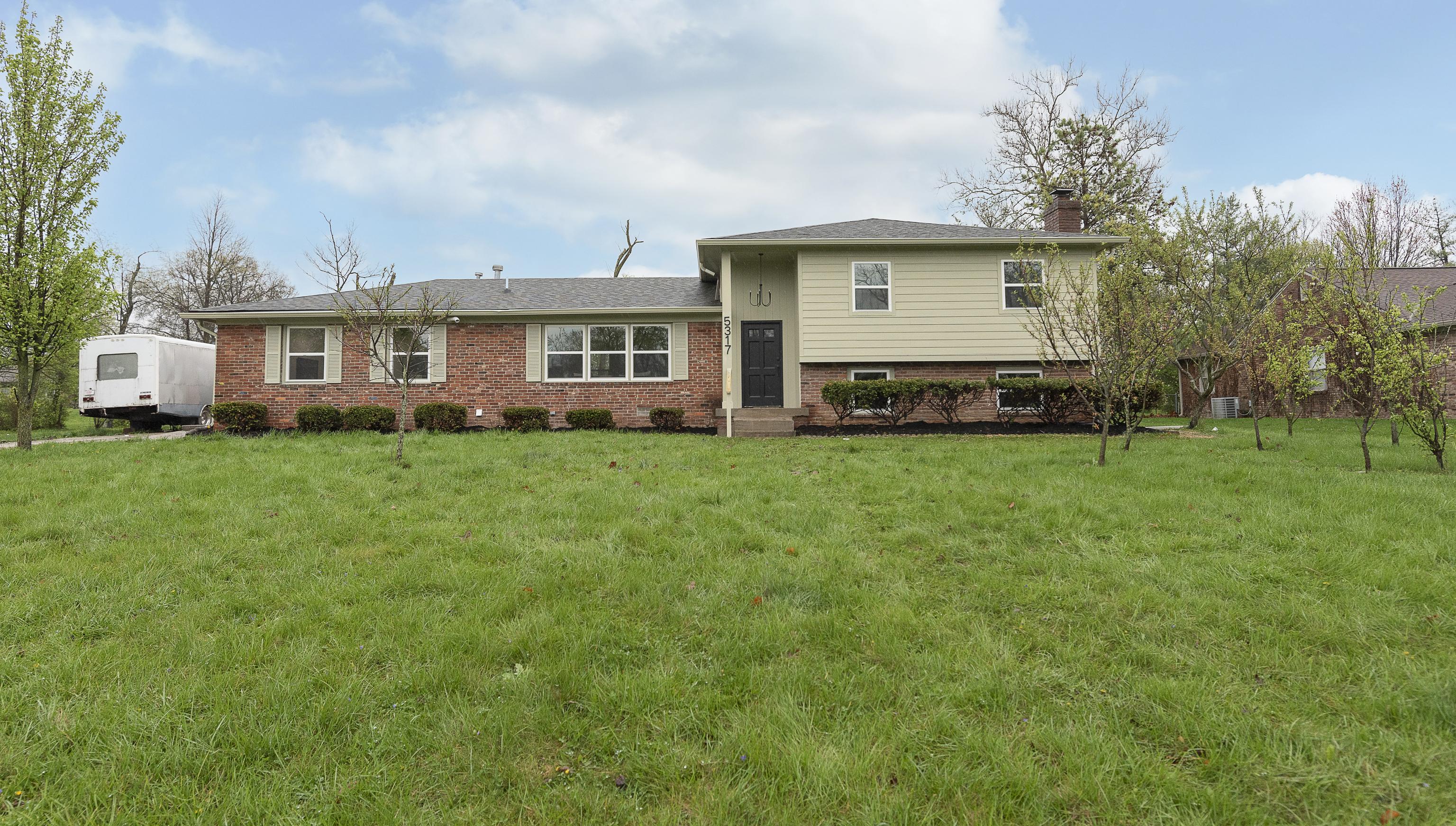 Photo one of 5317 Hedgerow Dr Indianapolis IN 46226 | MLS 21973406