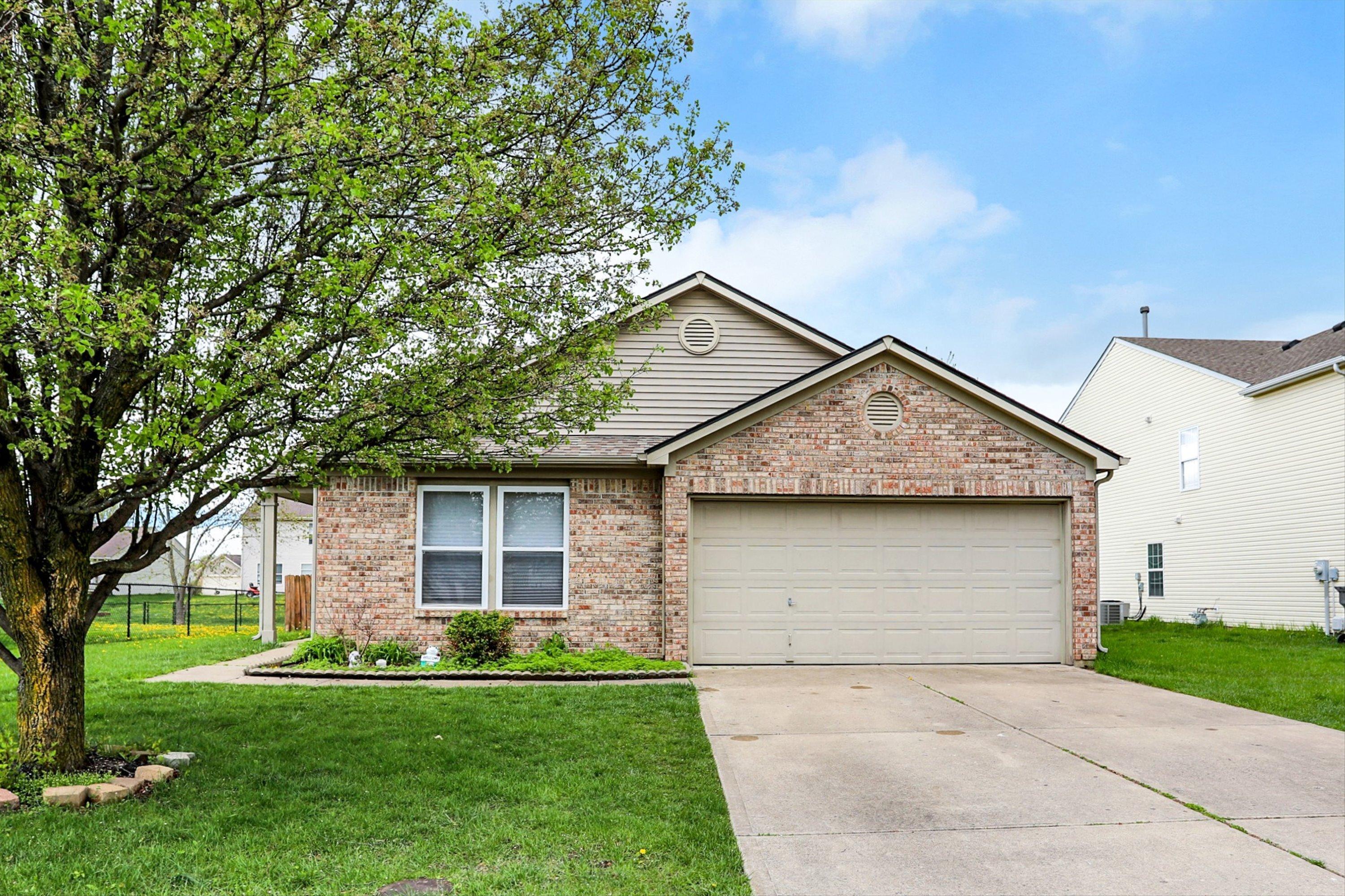 Photo one of 5522 Apple Branch Way Indianapolis IN 46237 | MLS 21973543