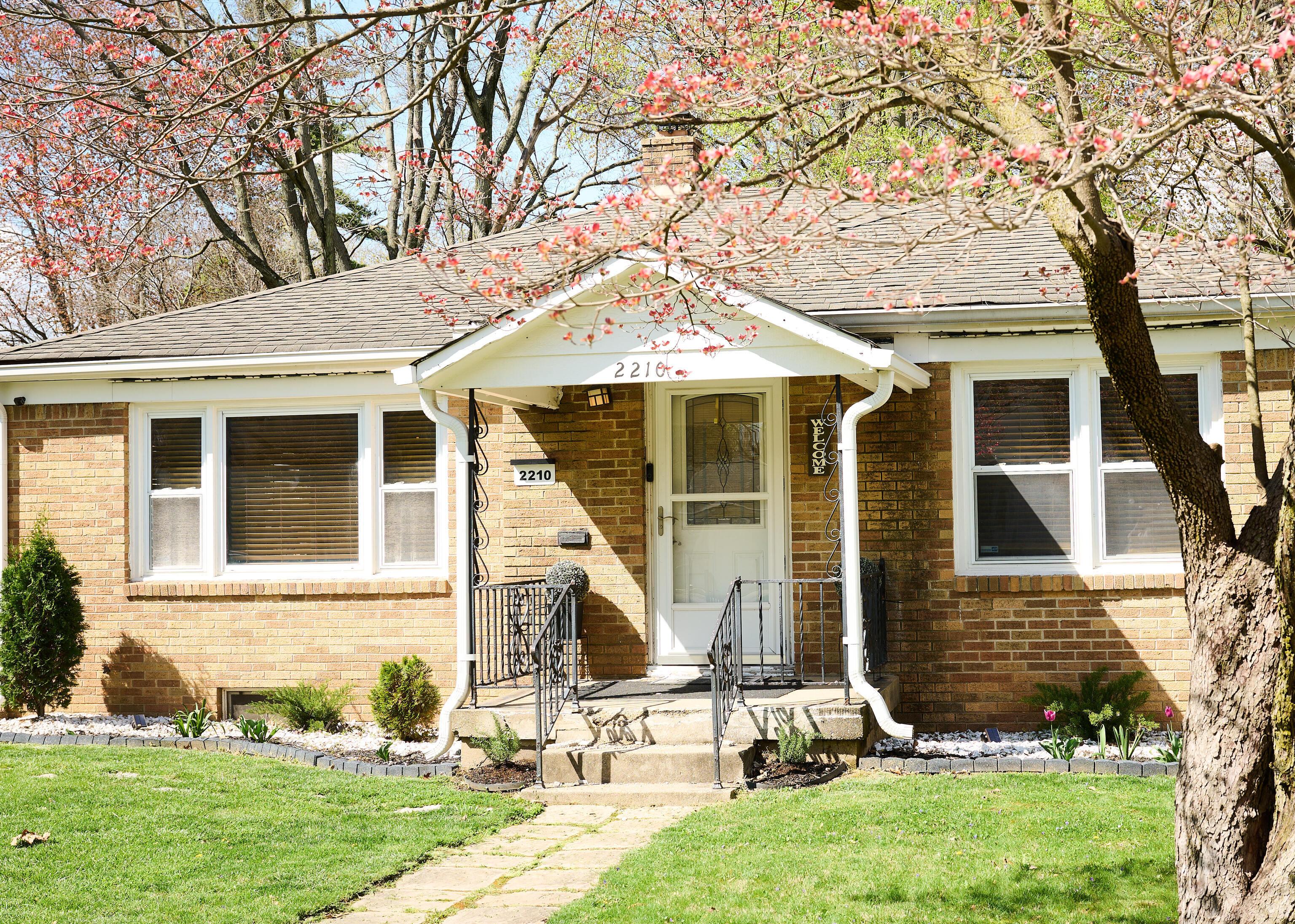 Photo one of 2210 E 58Th St Indianapolis IN 46220 | MLS 21973572