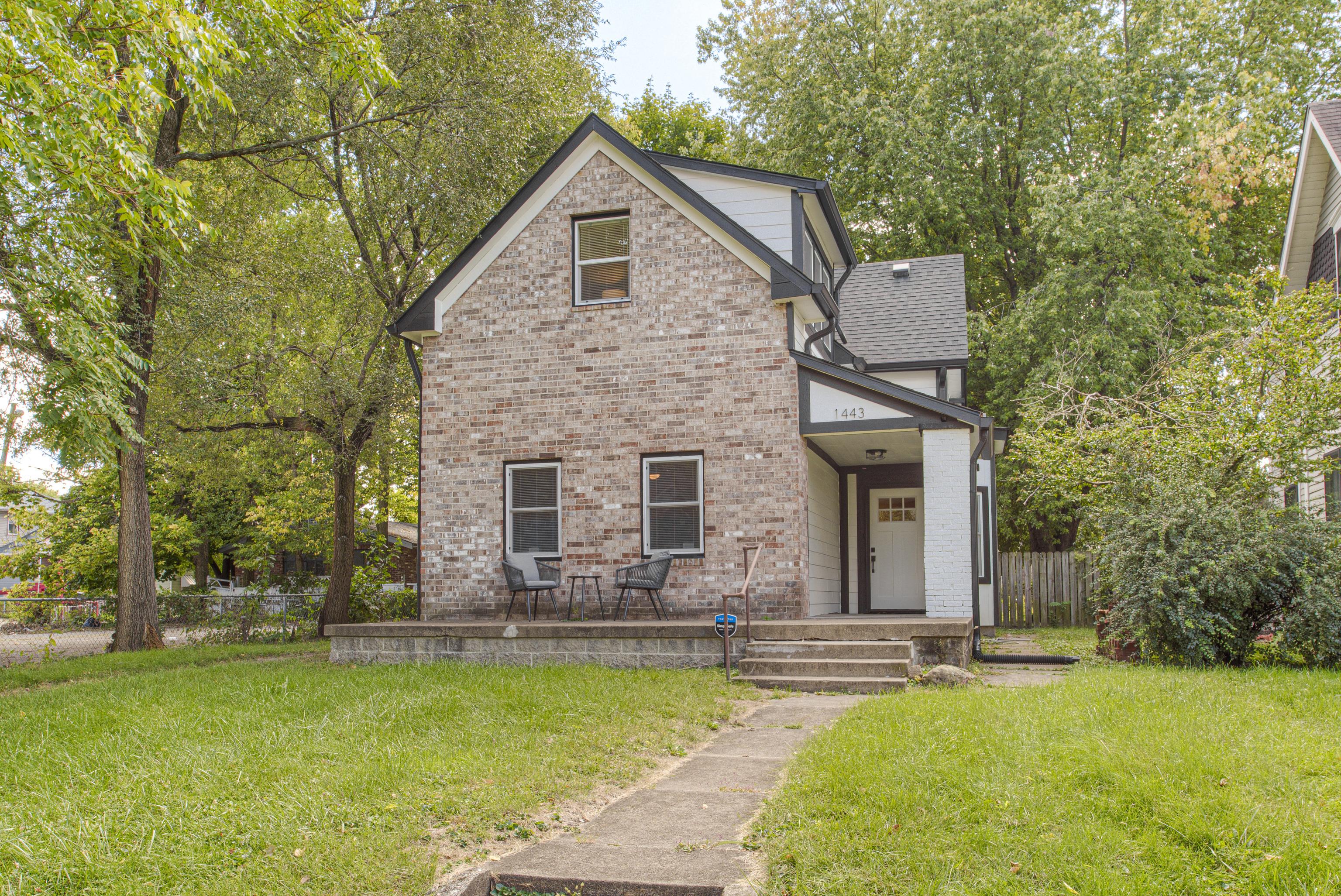 Photo one of 1443 Pleasant St Indianapolis IN 46203 | MLS 21973675