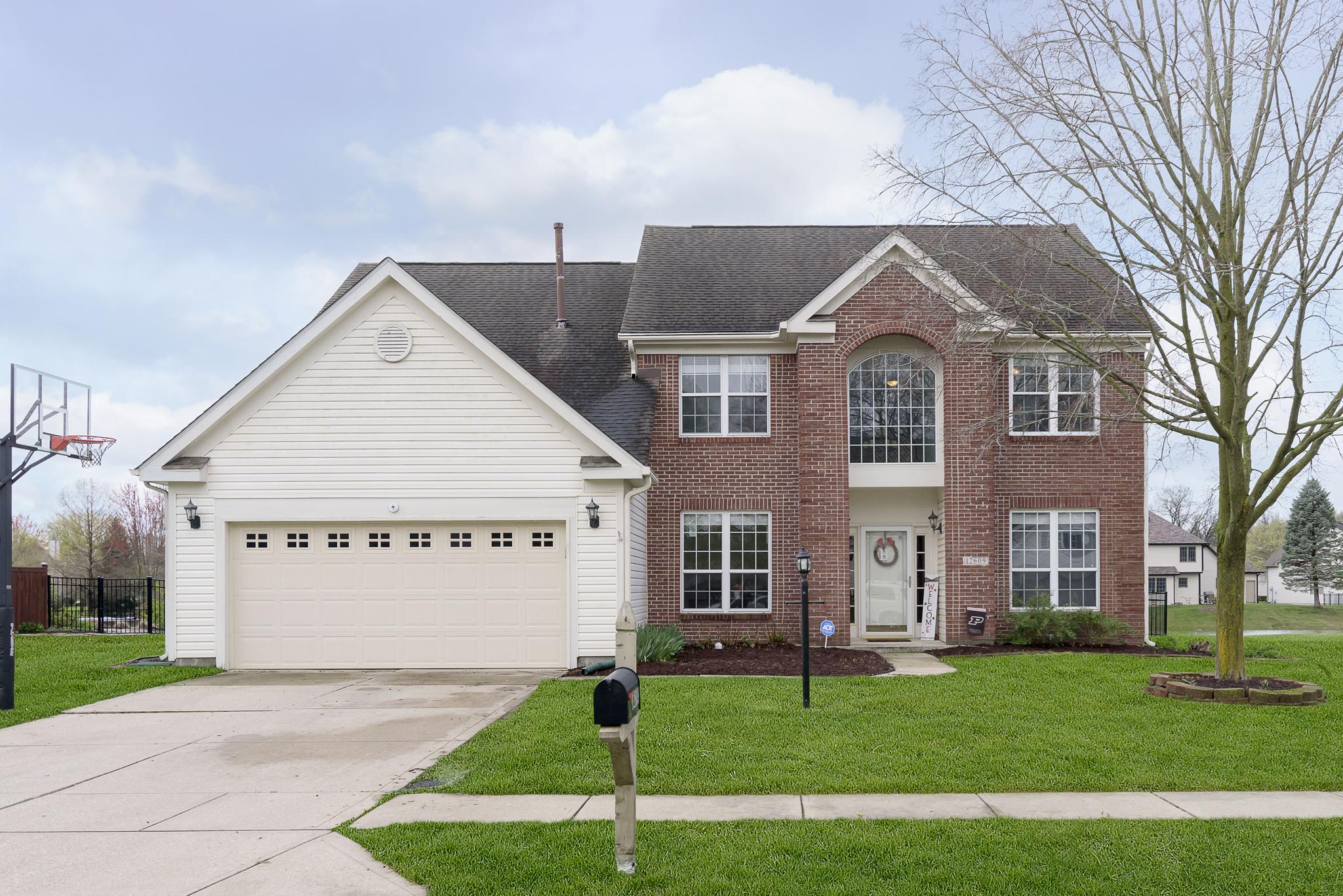 Photo one of 12609 Tealwood Dr Indianapolis IN 46236 | MLS 21973695