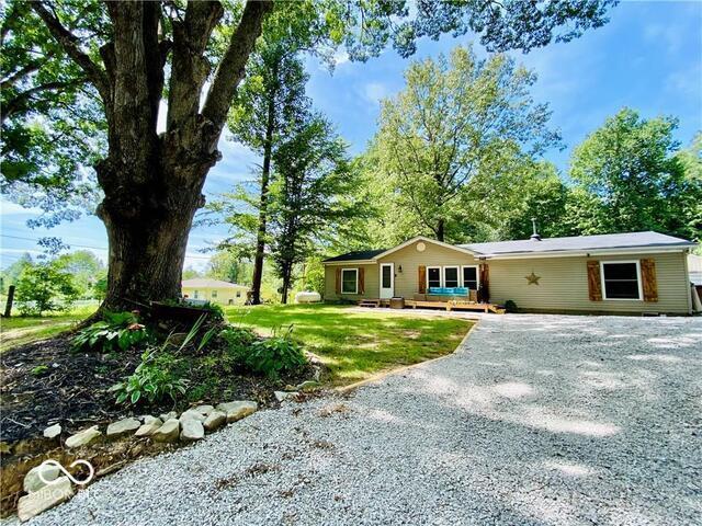 Photo one of 4294 N Chapel Ln Martinsville IN 46151 | MLS 21973968