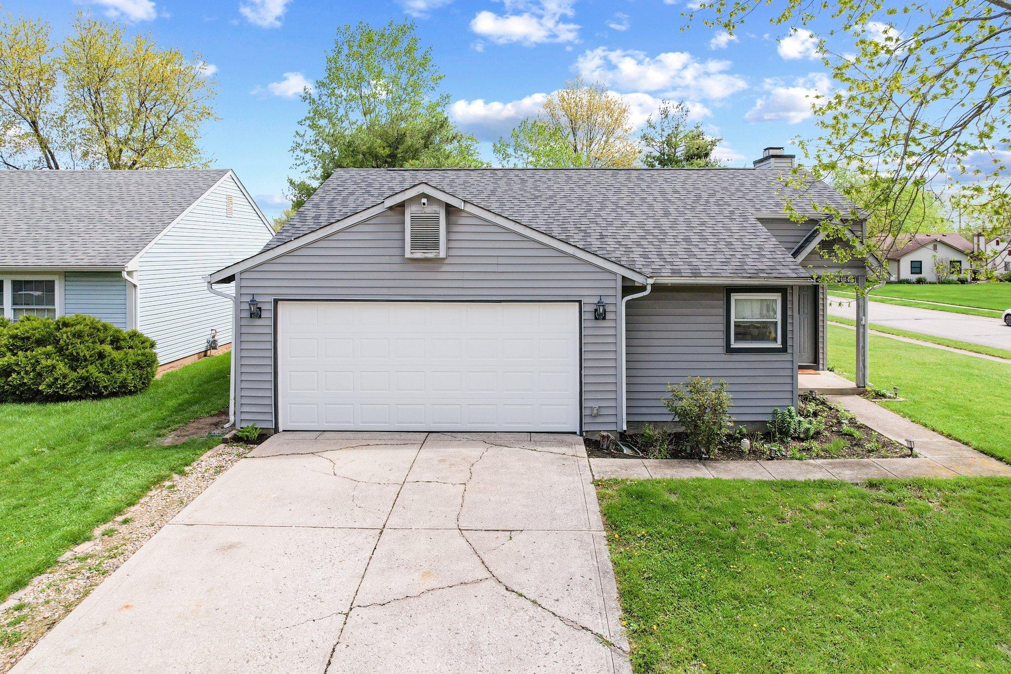 Photo one of 5747 Prestonwood Dr Indianapolis IN 46254 | MLS 21974041