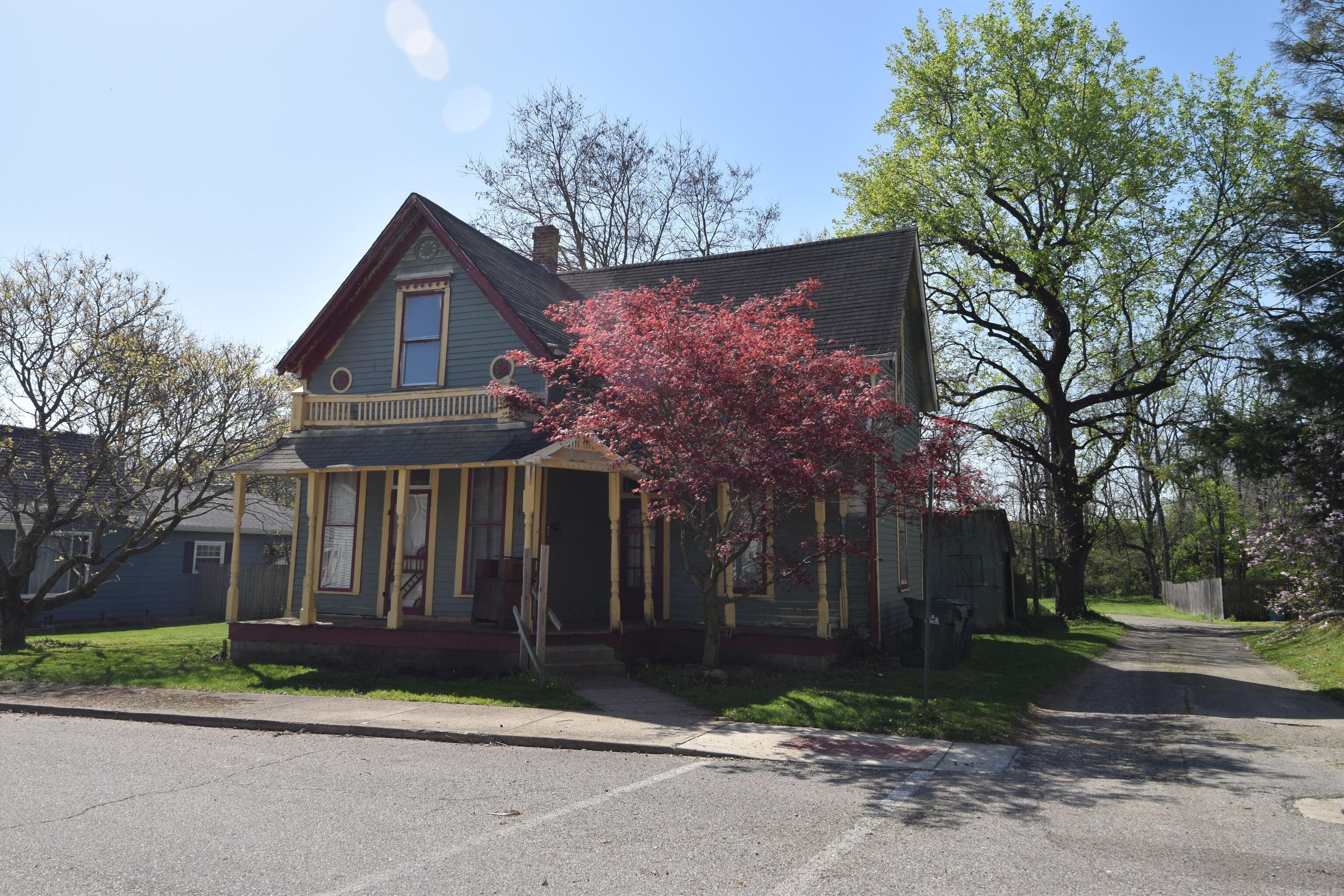 Photo one of 603 E South St Greenfield IN 46140 | MLS 21974260